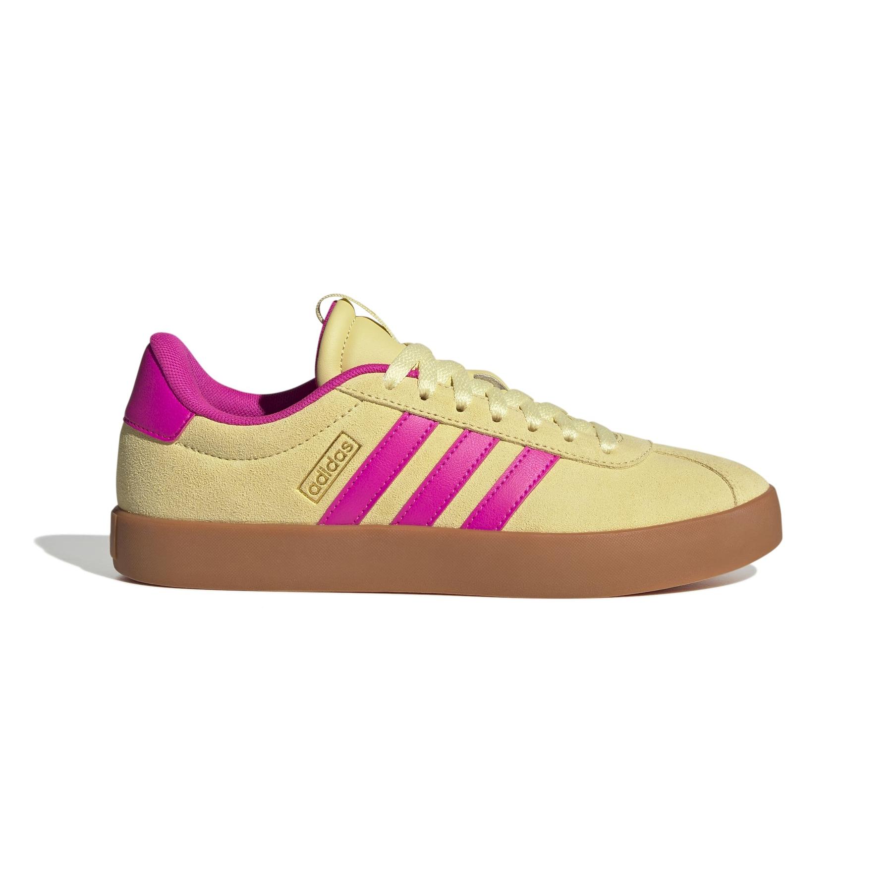 2/0/2025_adidas_jr8649_1_footwear_photography_side_lateral_center_view_white.jpg