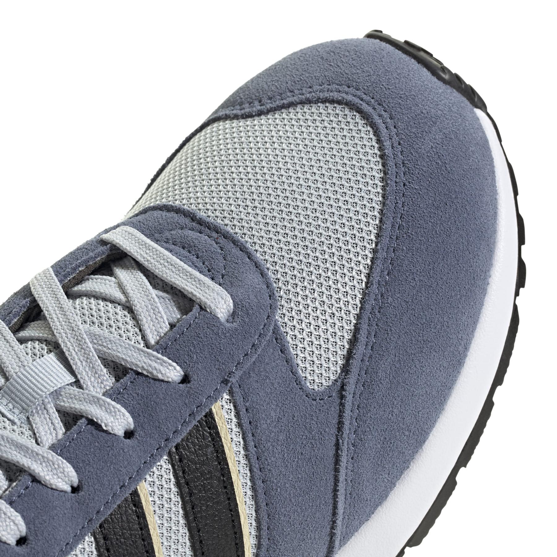 2/0/2025_adidas_jr8701_8_footwear_photography_detail_view_1_white.jpg