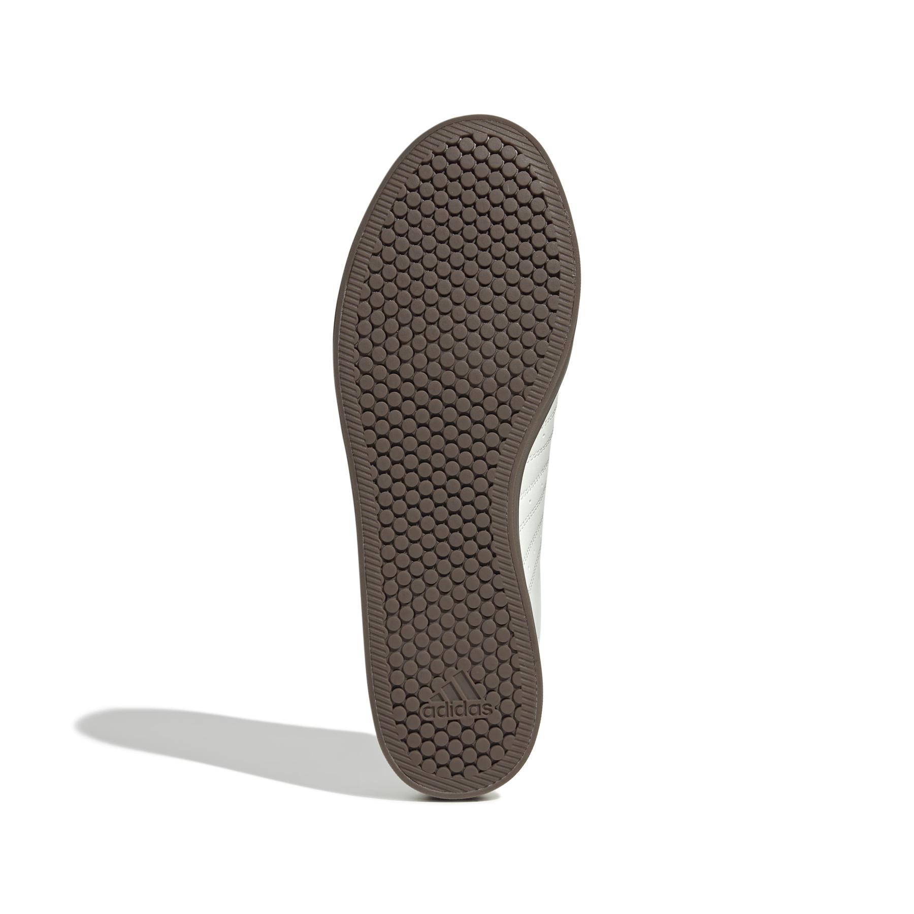 2/0/2025_adidas_js2671_4_footwear_photography_bottom_view_white.jpg