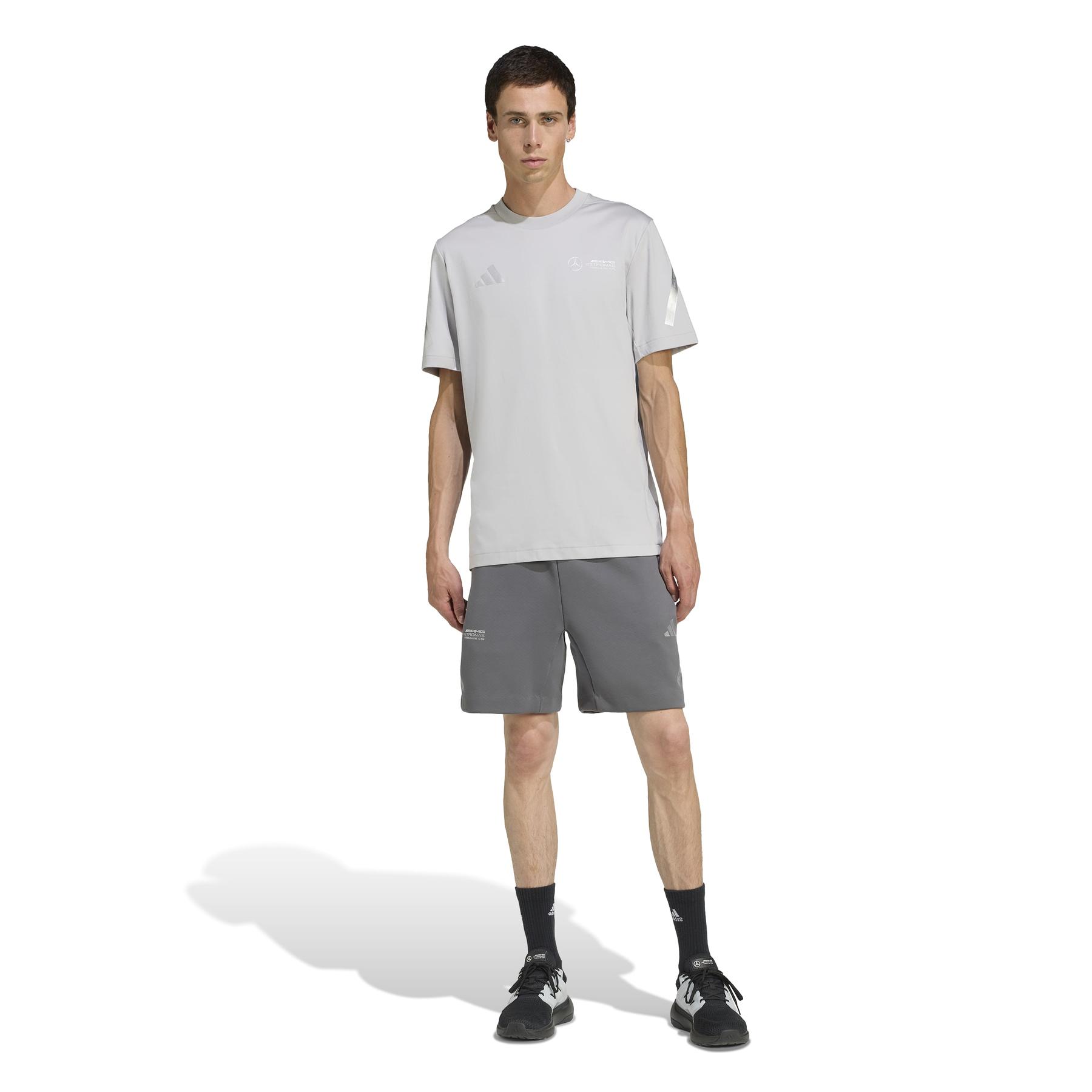 2/0/2025_adidas_jw3479_5_apparel_on_model_standard_outfit_view_white.jpg