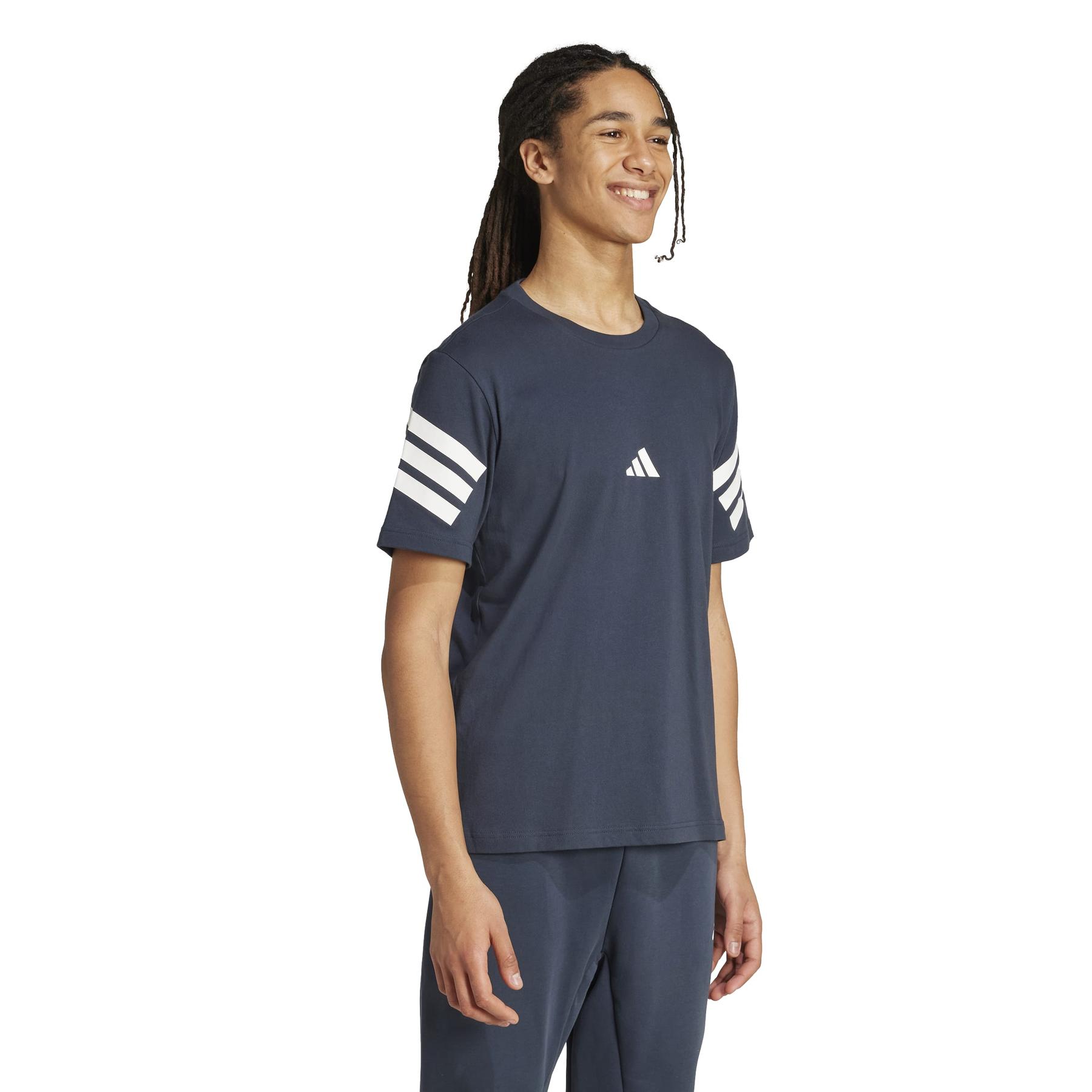 product/2/0/2025_adidas_jw4786_4_apparel_on_model_walking_view_white.jpg