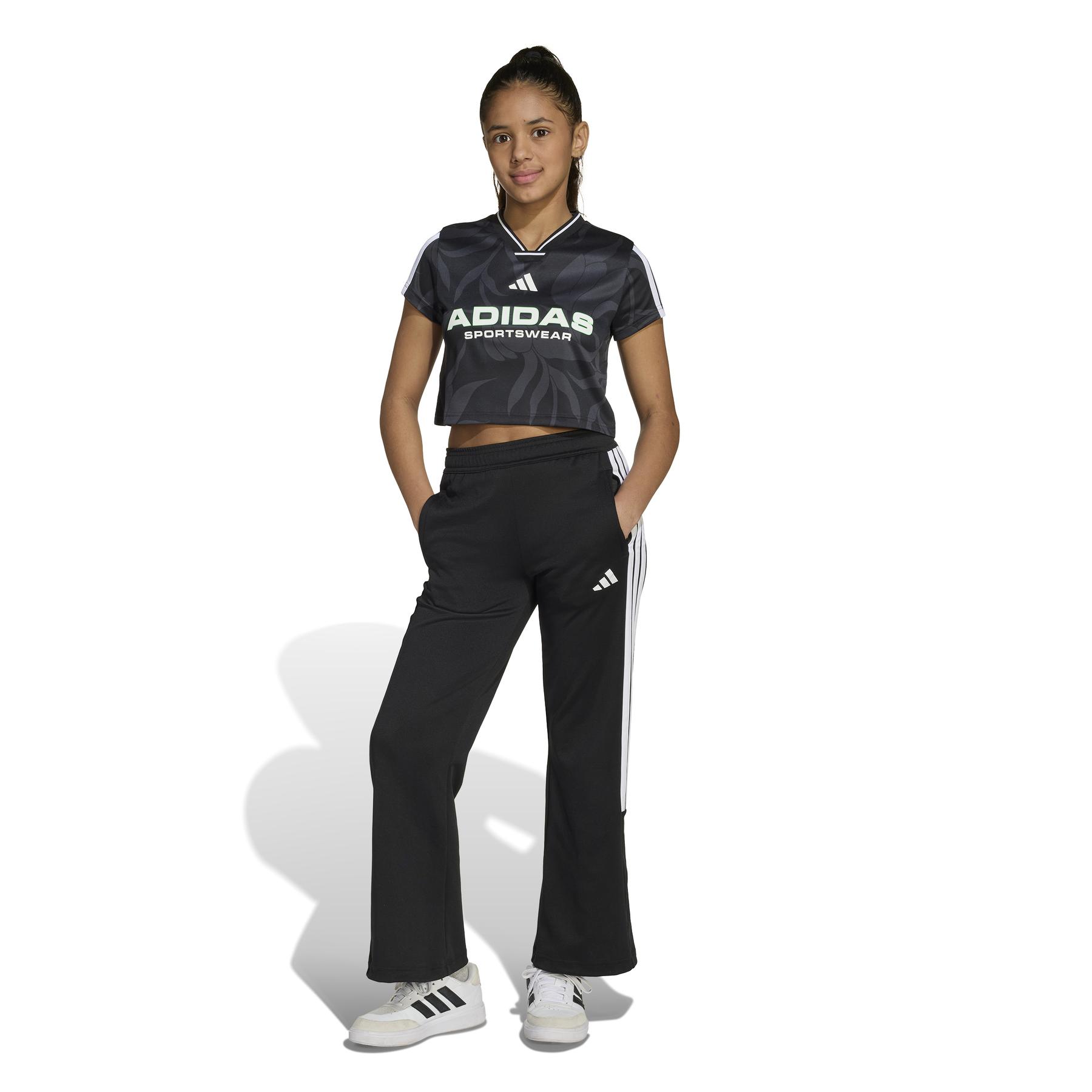 product/2/0/2025_adidas_jw7453_4_apparel_on_model_walking_view_white.jpg