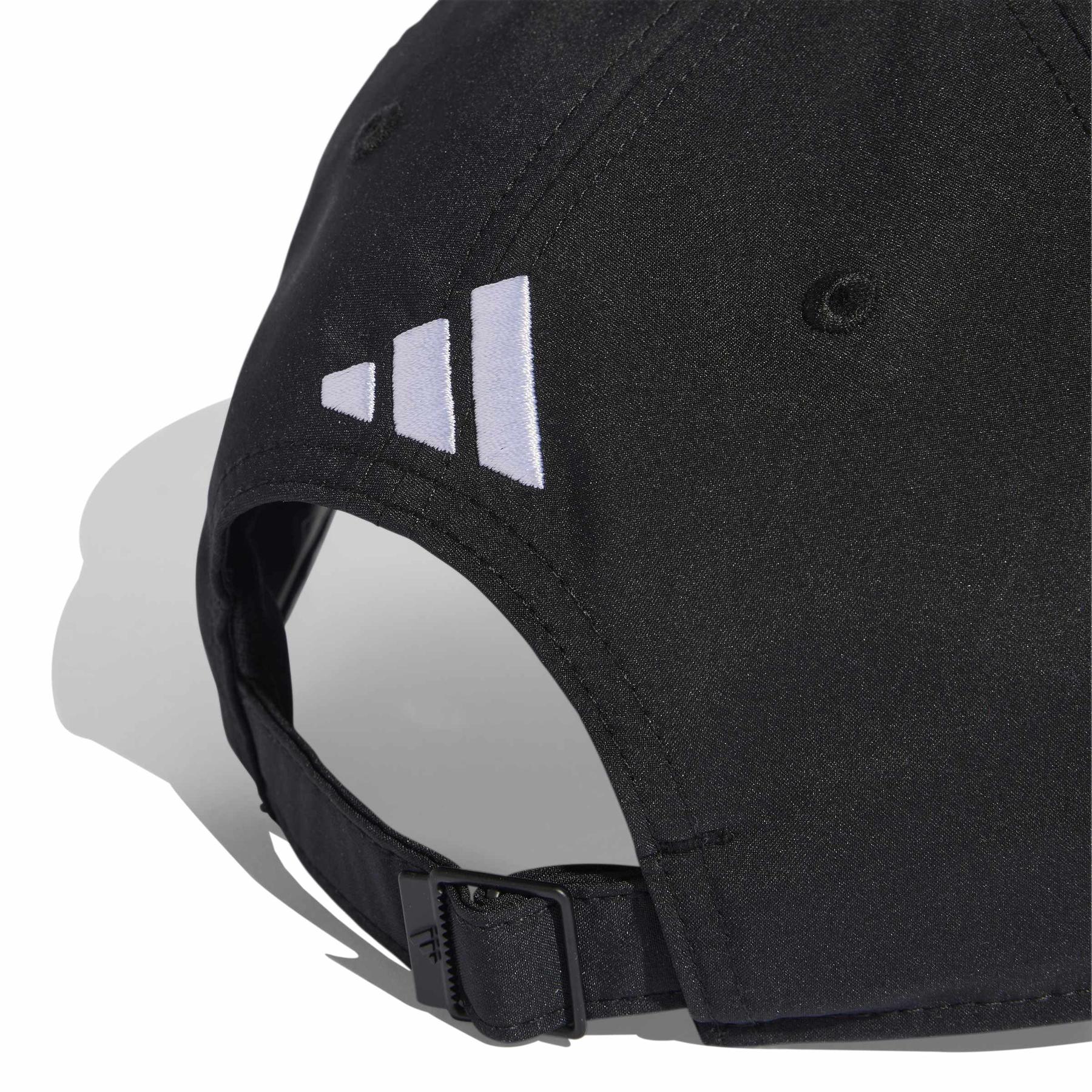 2/0/2025_adidas_jz2569_3_hardware_photography_detail_view_2_white.jpg
