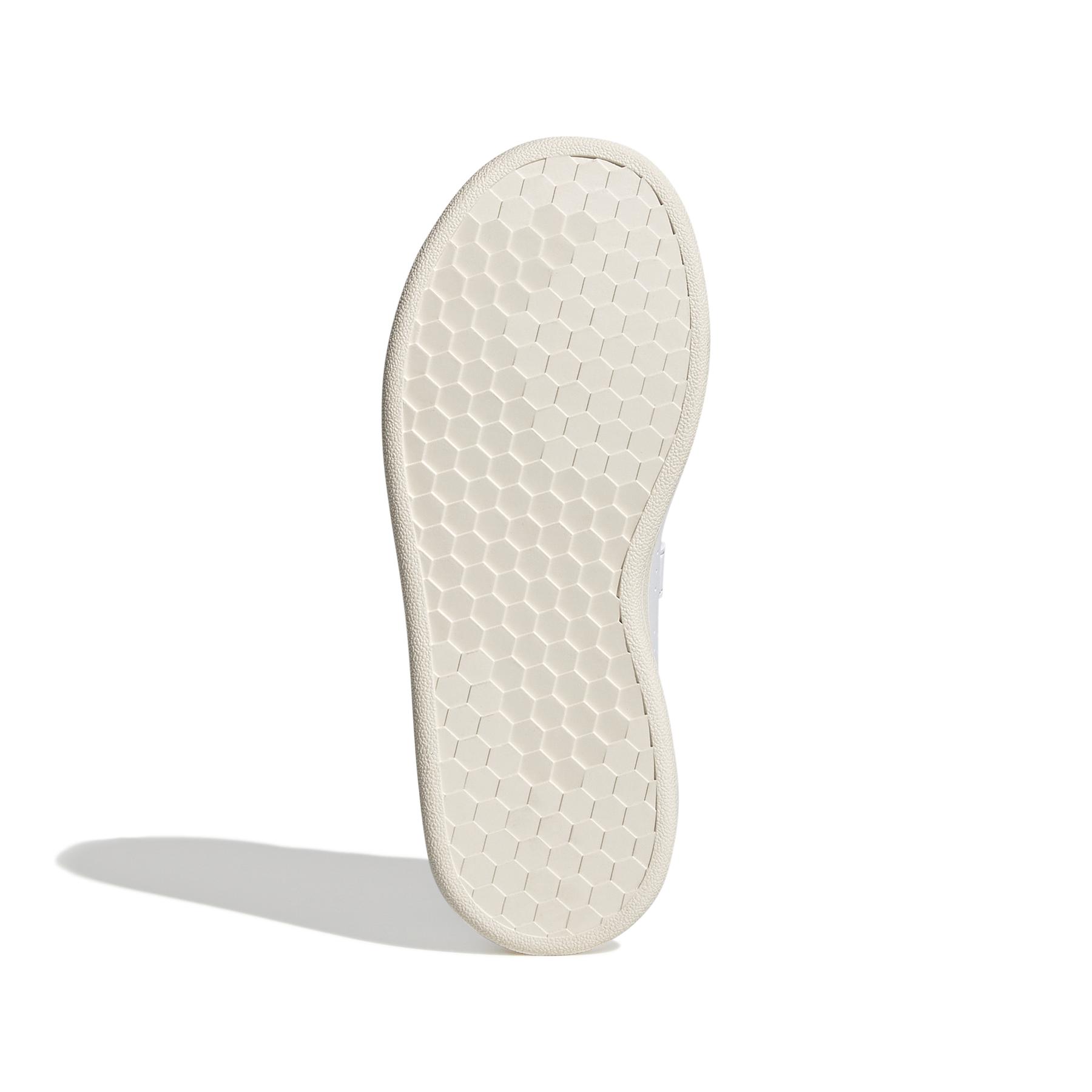 product/a/d/adidas-originals_gw6493_4_footwear_photography_bottom_view_white_000.jpg