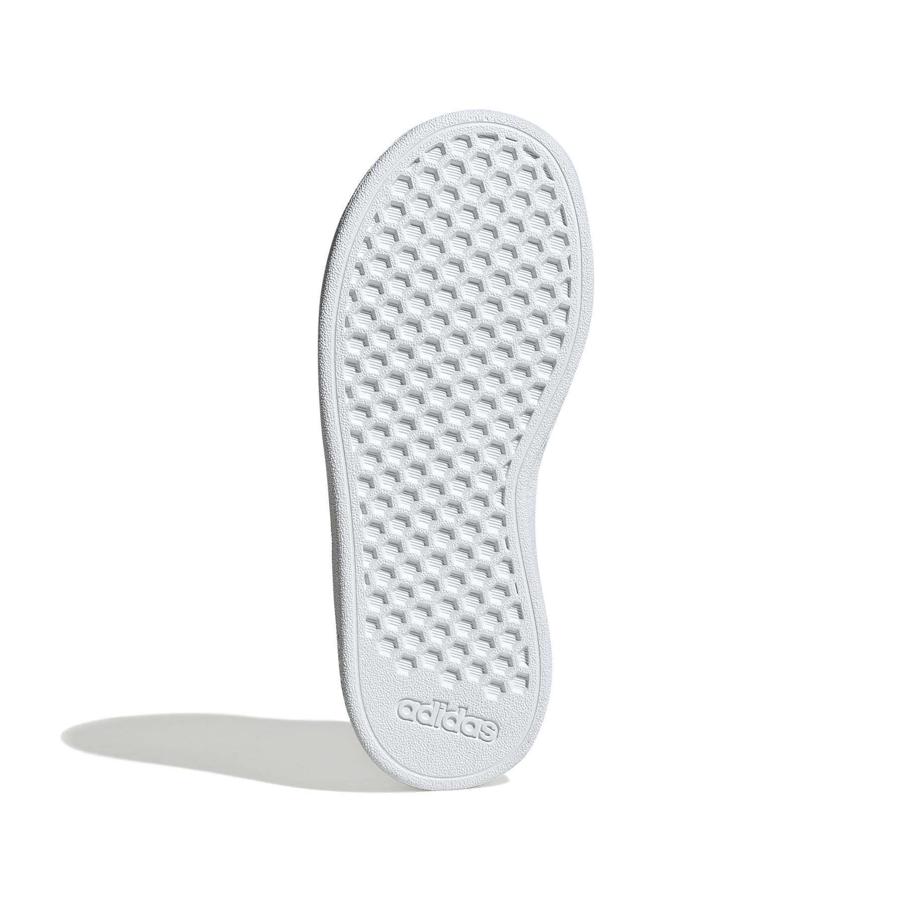 a/d/adidas-originals_gw6511_4_footwear_photography_bottom_view_white_000.jpg