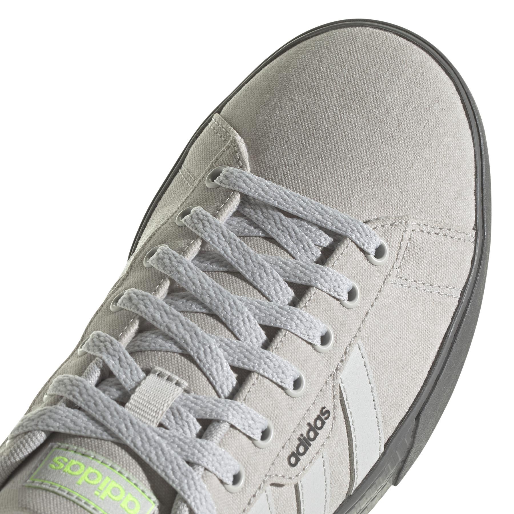product/a/d/adidas-originals_if7489_9_footwear_photography_detail_view_2_white.jpg