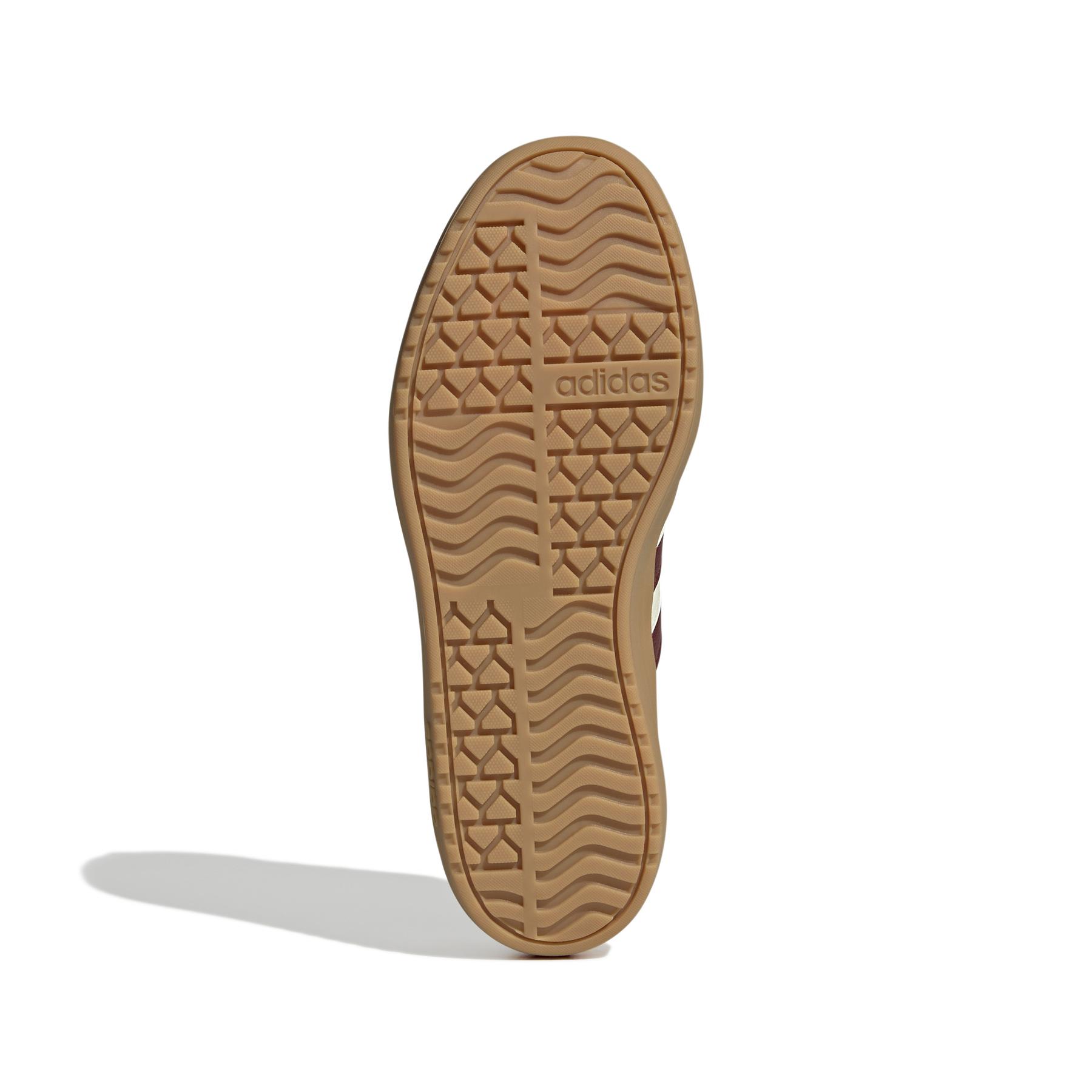 a/d/adidas-originals_jq5642_4_footwear_photography_bottom_view_white.jpg
