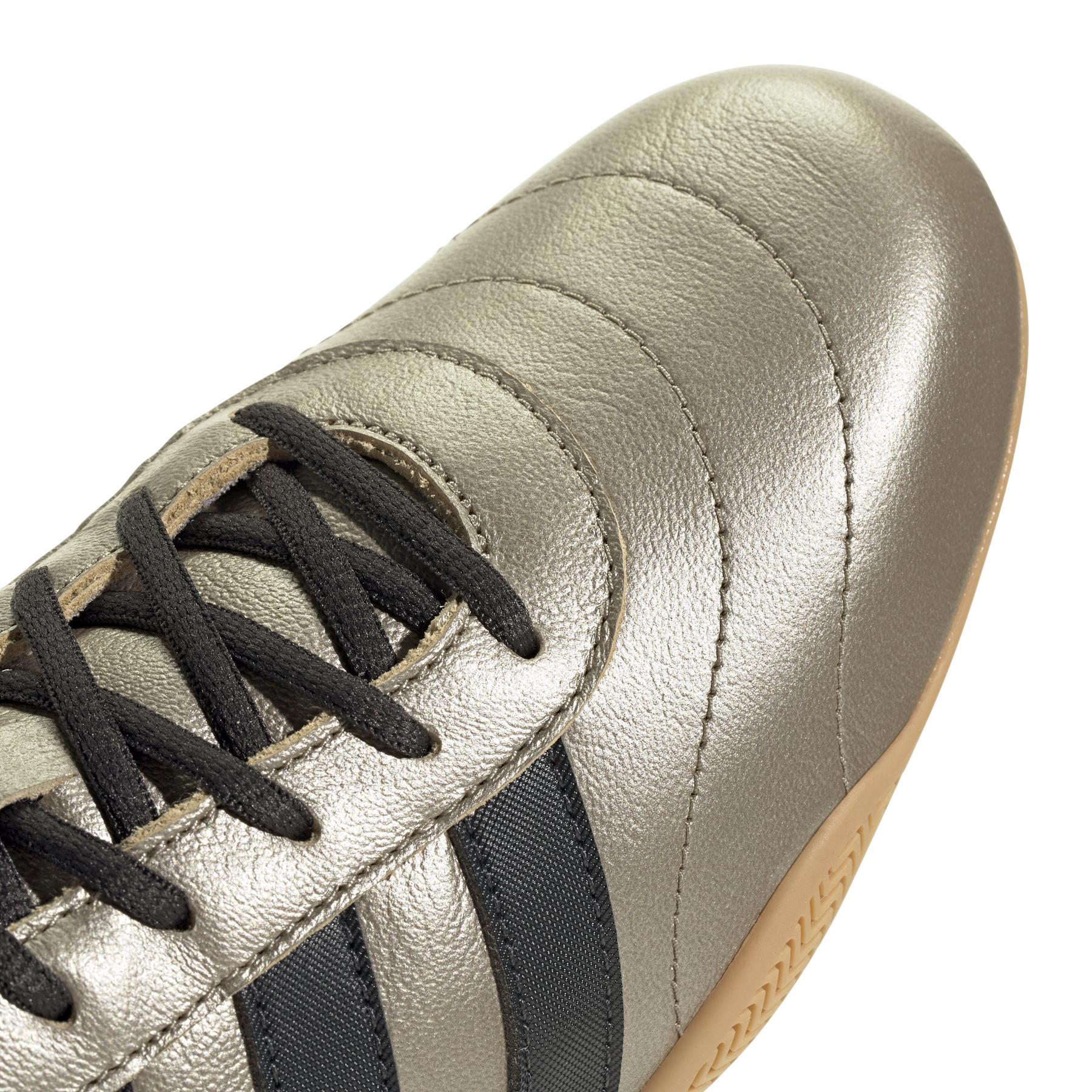 a/d/adidas-originals_jq9681_8_footwear_photography_detail_view_1_white.jpg