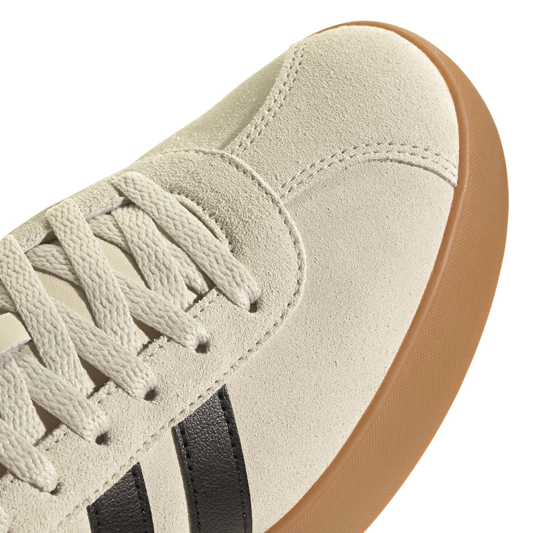 a/d/adidas-originals_jr2222_9_footwear_photography_detail_view_2_white.jpg