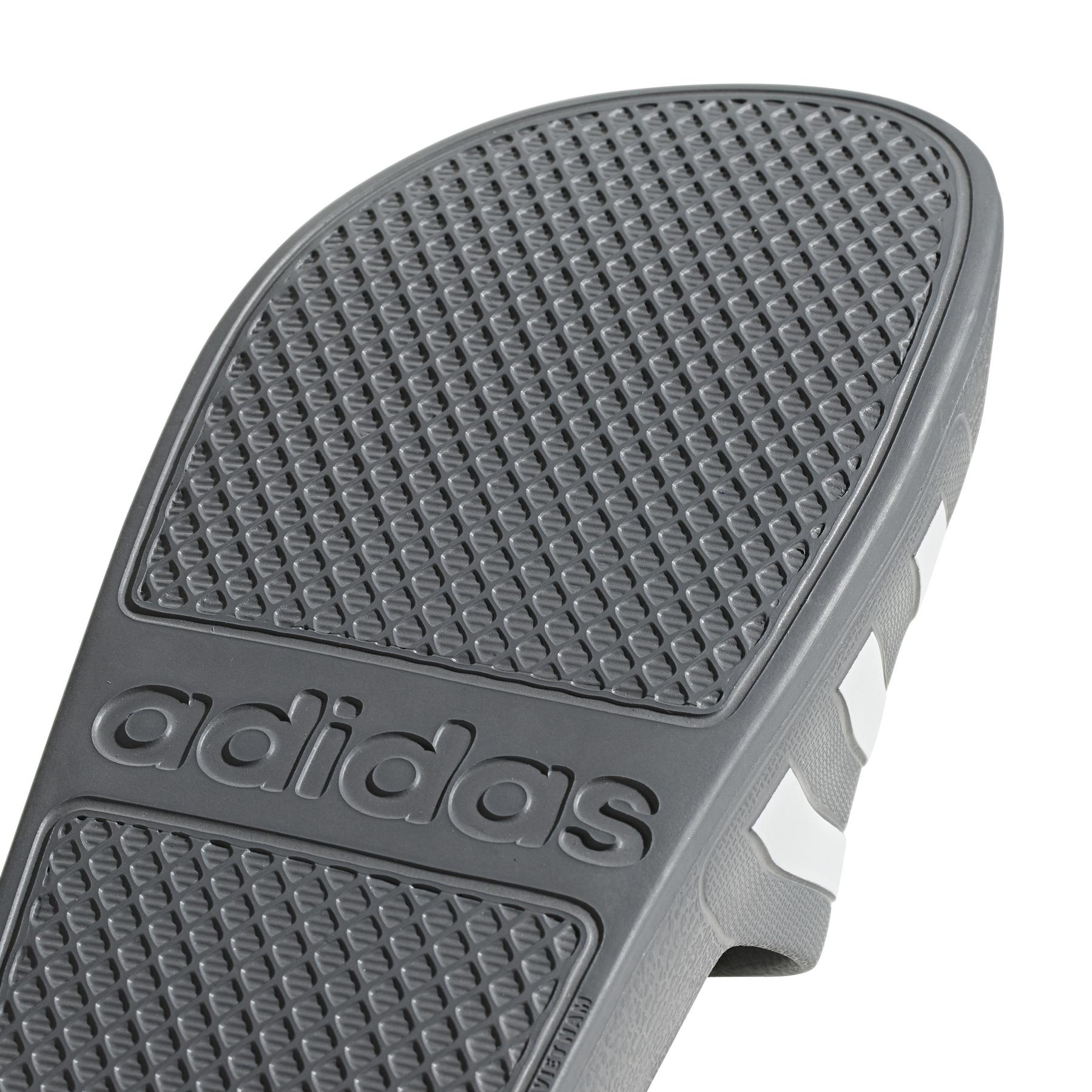 a/d/adidas_f35538_10_footwear_photography_detail_view_3_white-nw112824.jpg