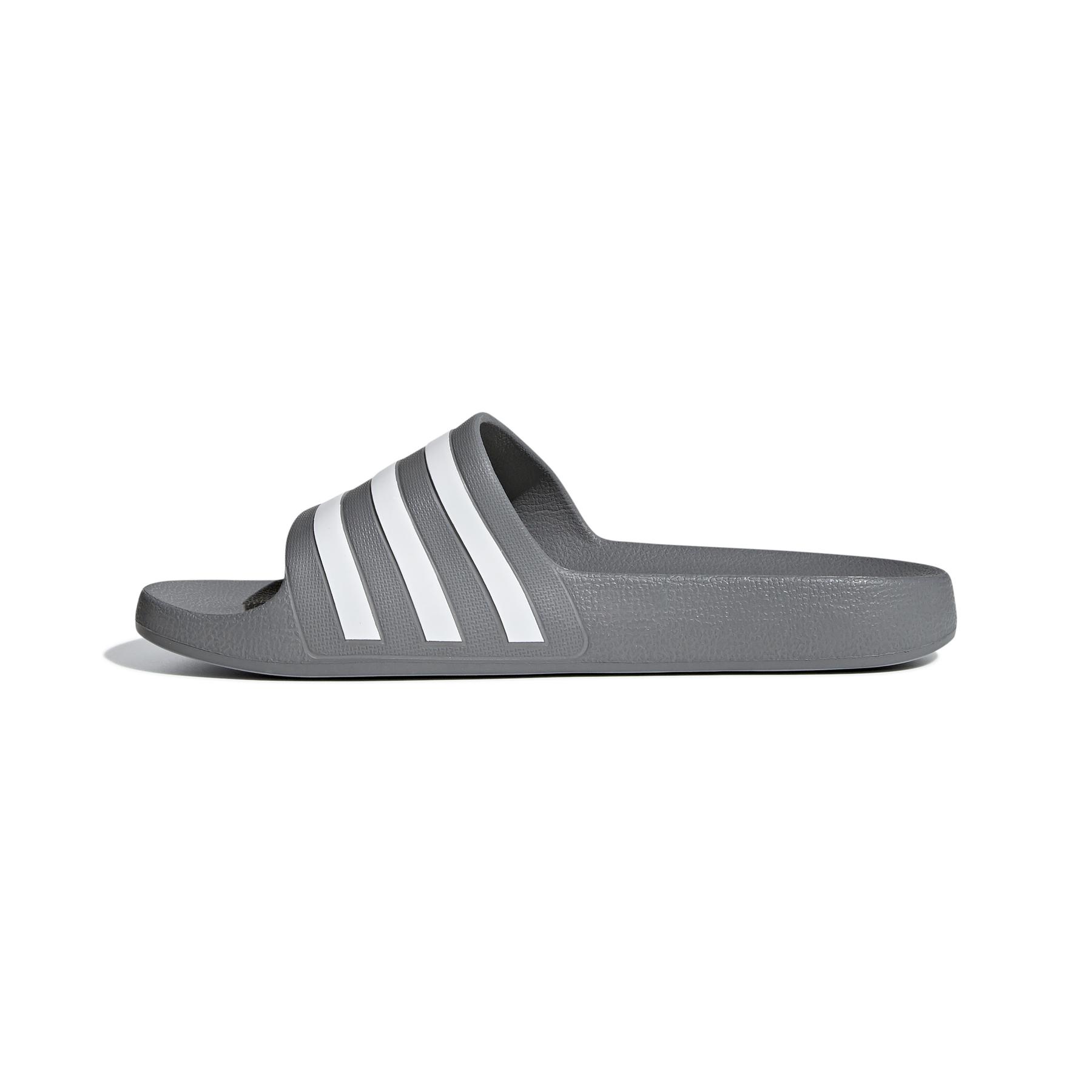 a/d/adidas_f35538_5_footwear_photography_side_medial_center_view_white-nw112824.jpg