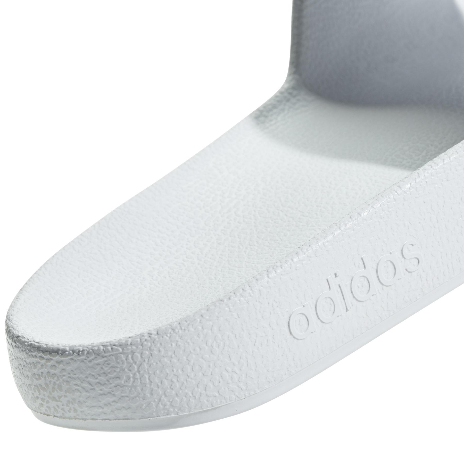 a/d/adidas_f35539_10_footwear_photography_detail_view_3_white-nw112824.jpg