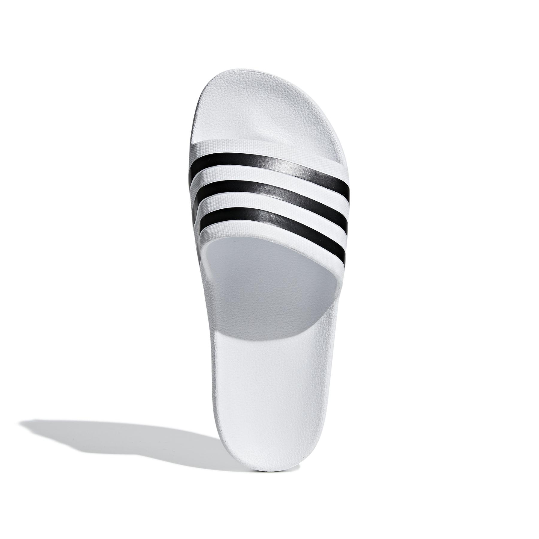 a/d/adidas_f35539_3_footwear_photography_top_portrait_view_white-nw112824.jpg