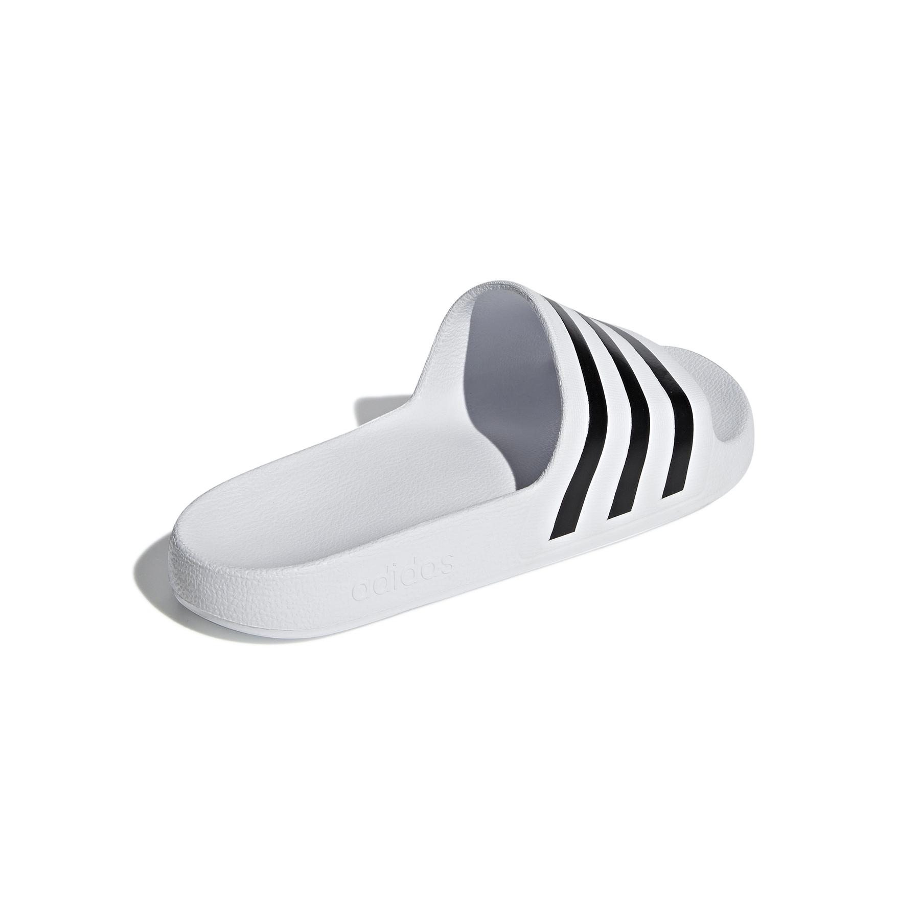 a/d/adidas_f35539_7_footwear_photography_back_lateral_top_view_white-nw112824.jpg