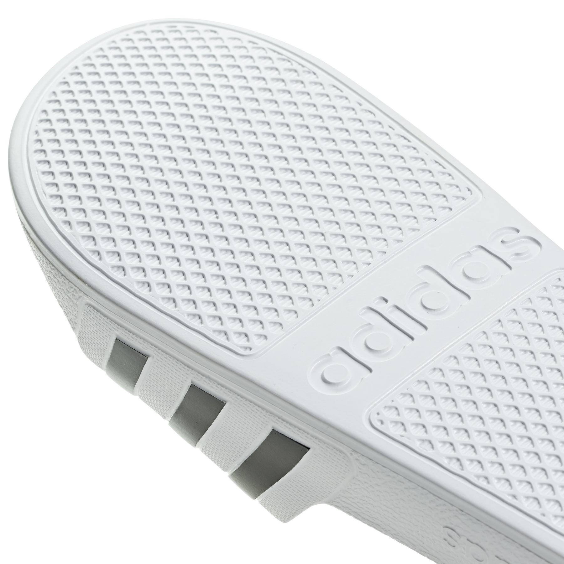 a/d/adidas_f35539_9_footwear_photography_detail_view_2_white-nw112824.jpg