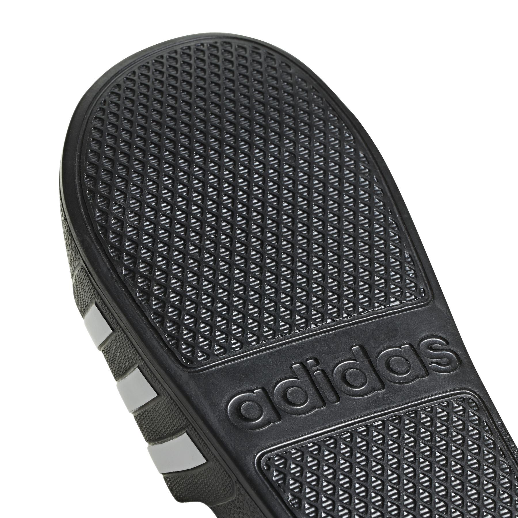 product/a/d/adidas_f35543_10_footwear_photography_detail_view_3_white-nw112824.jpg