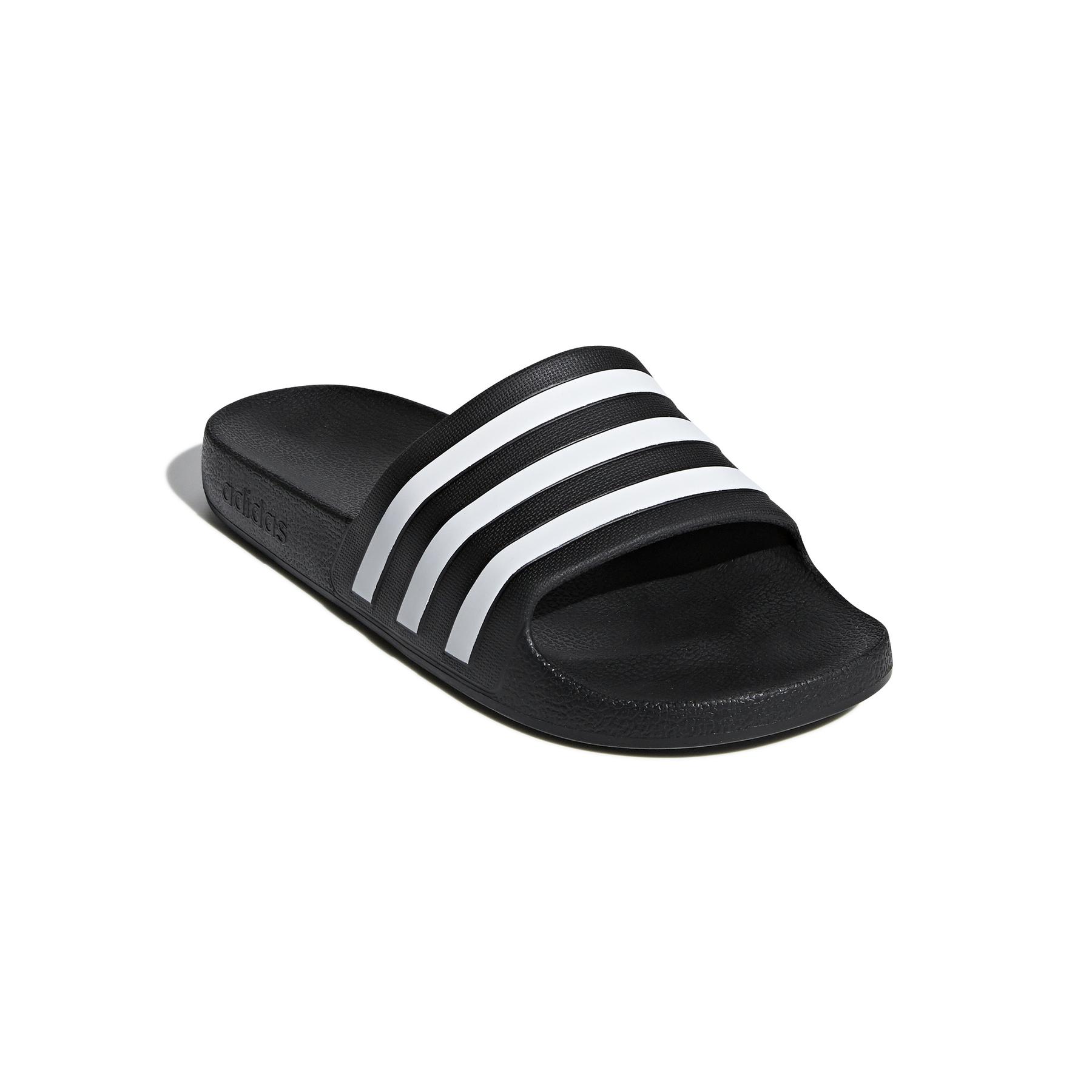 product/a/d/adidas_f35543_6_footwear_photography_front_lateral_top_view_white-nw112824.jpg