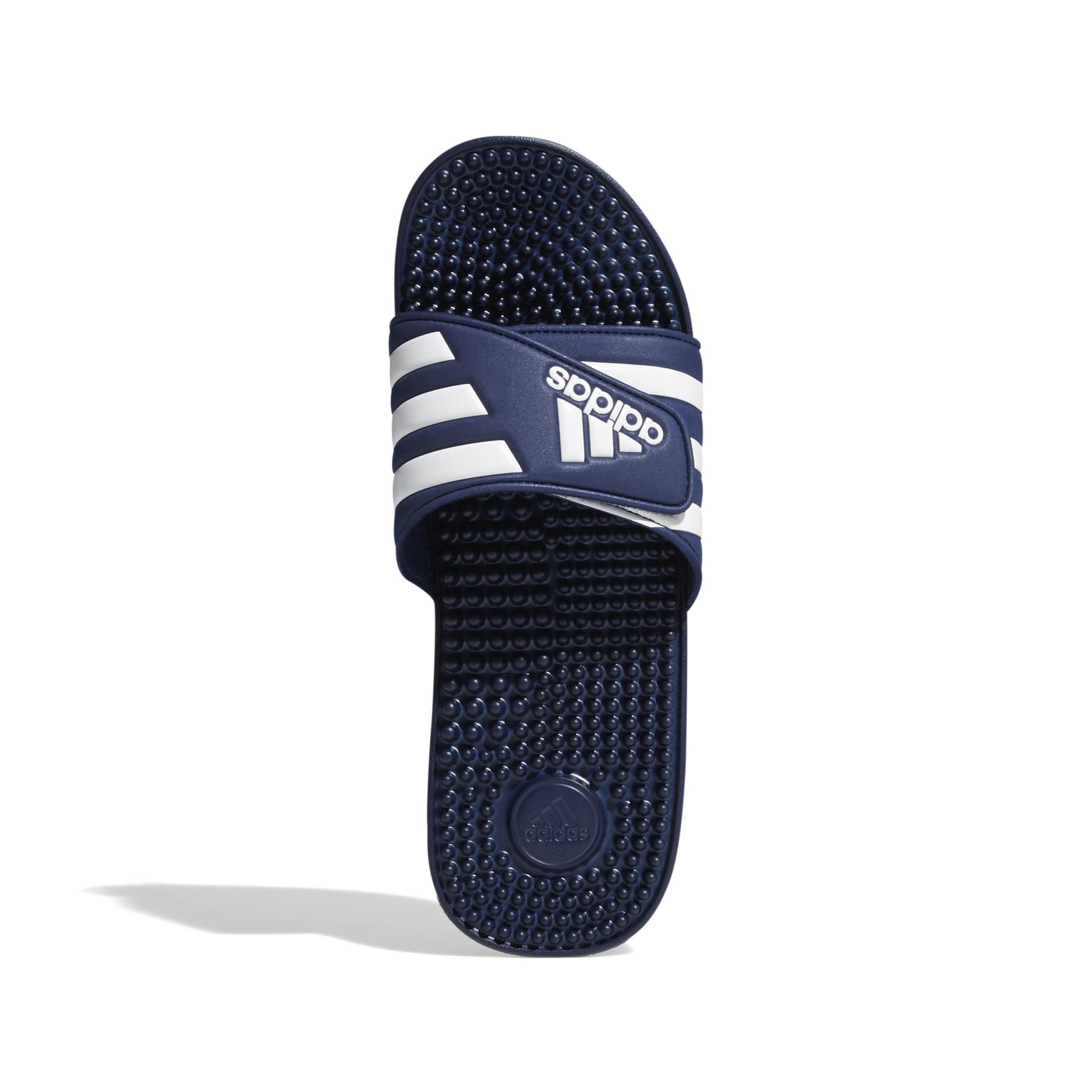 a/d/adidas_f35579_3_footwear_photography_top_portrait_view_white-nw031524.jpg