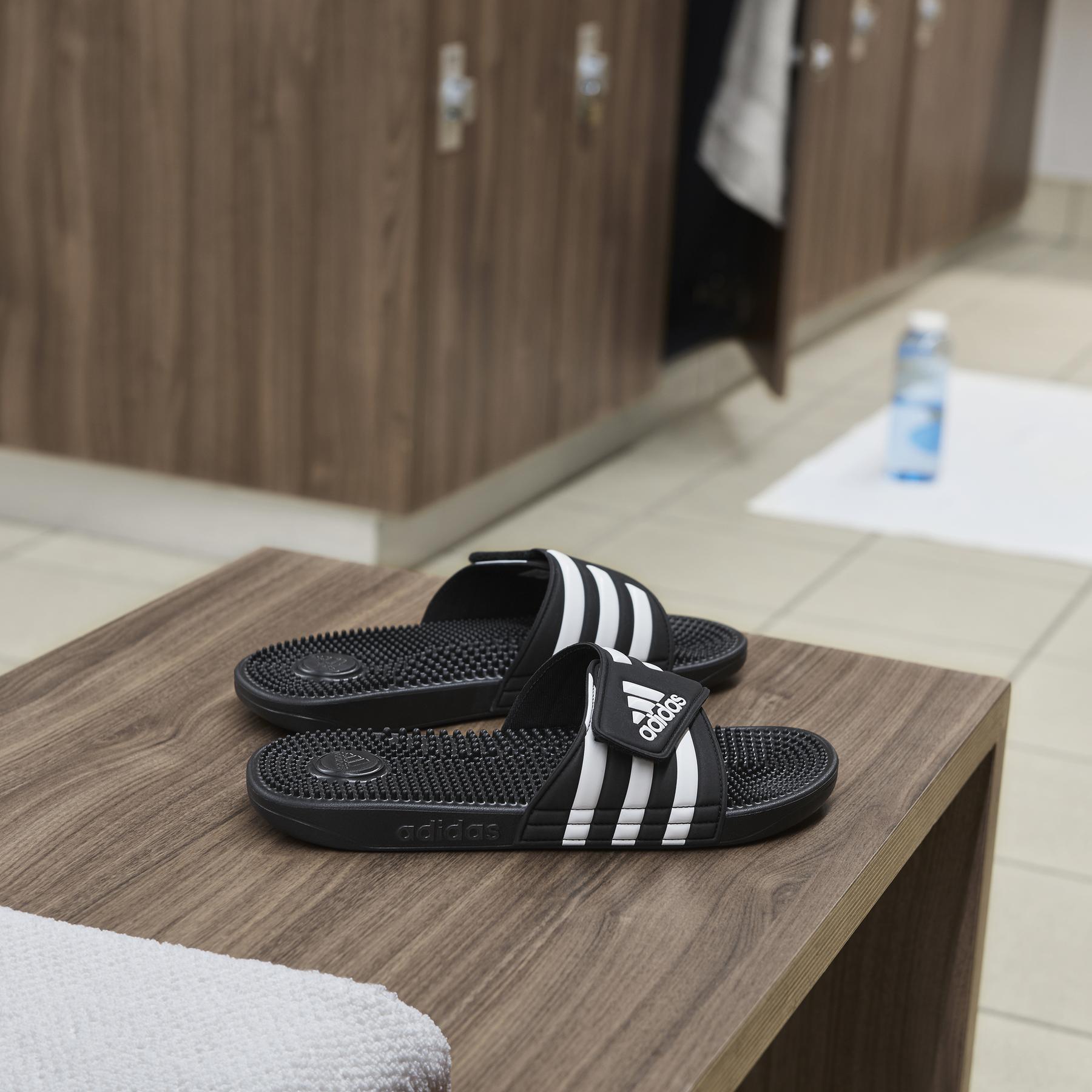 a/d/adidas_f35580_15_footwear_photography_heromrktng_view_1_white-new0201.jpg