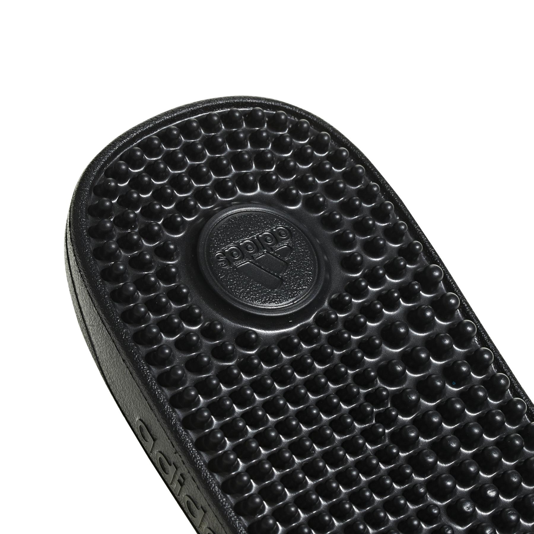 a/d/adidas_f35580_9_footwear_photography_detail_view_2_white-new0201.jpg