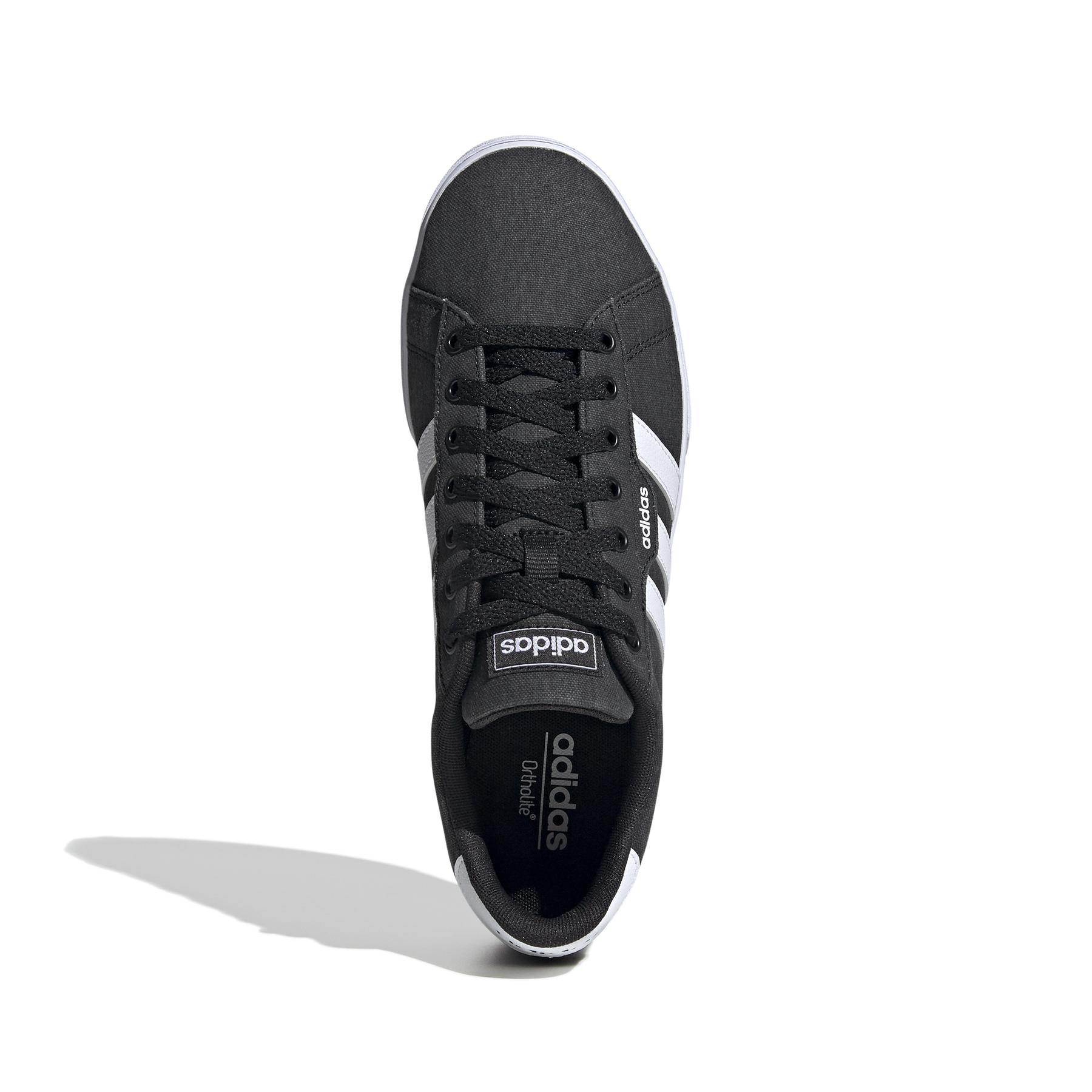 product/a/d/adidas_fw7033_3_footwear_photography_top_portrait_view_white_000.jpg