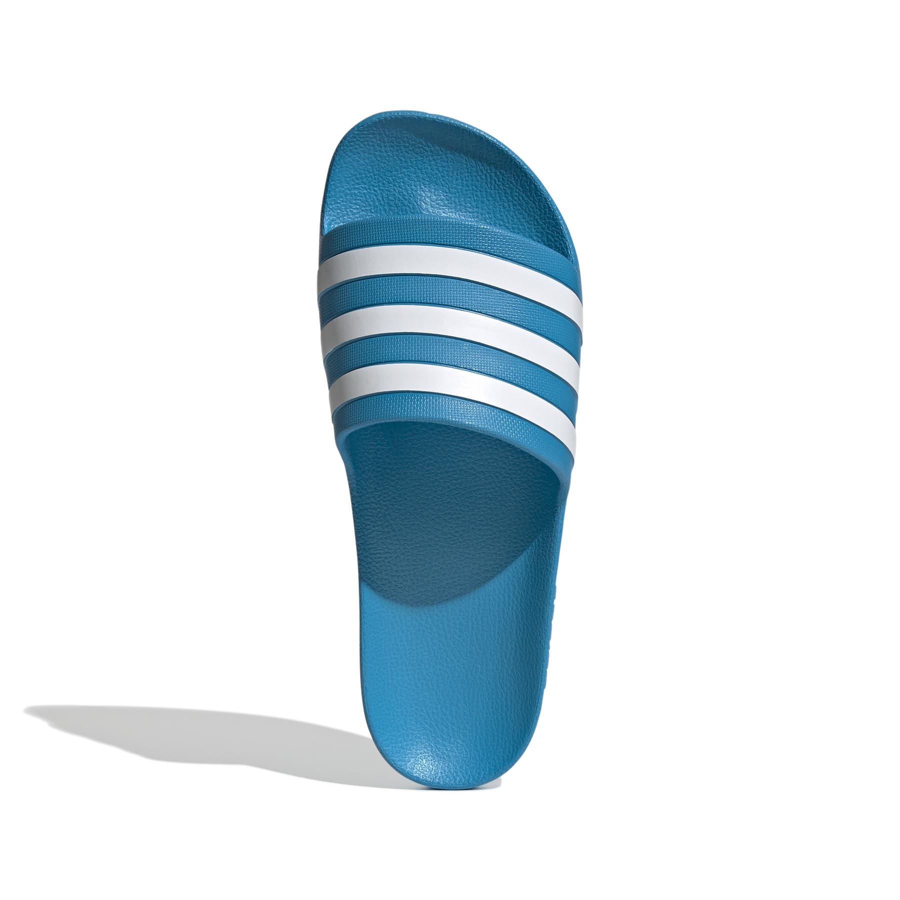 product/a/d/adidas_fy8047_3_footwear_photography_top_portrait_view_white-nw040724.jpg