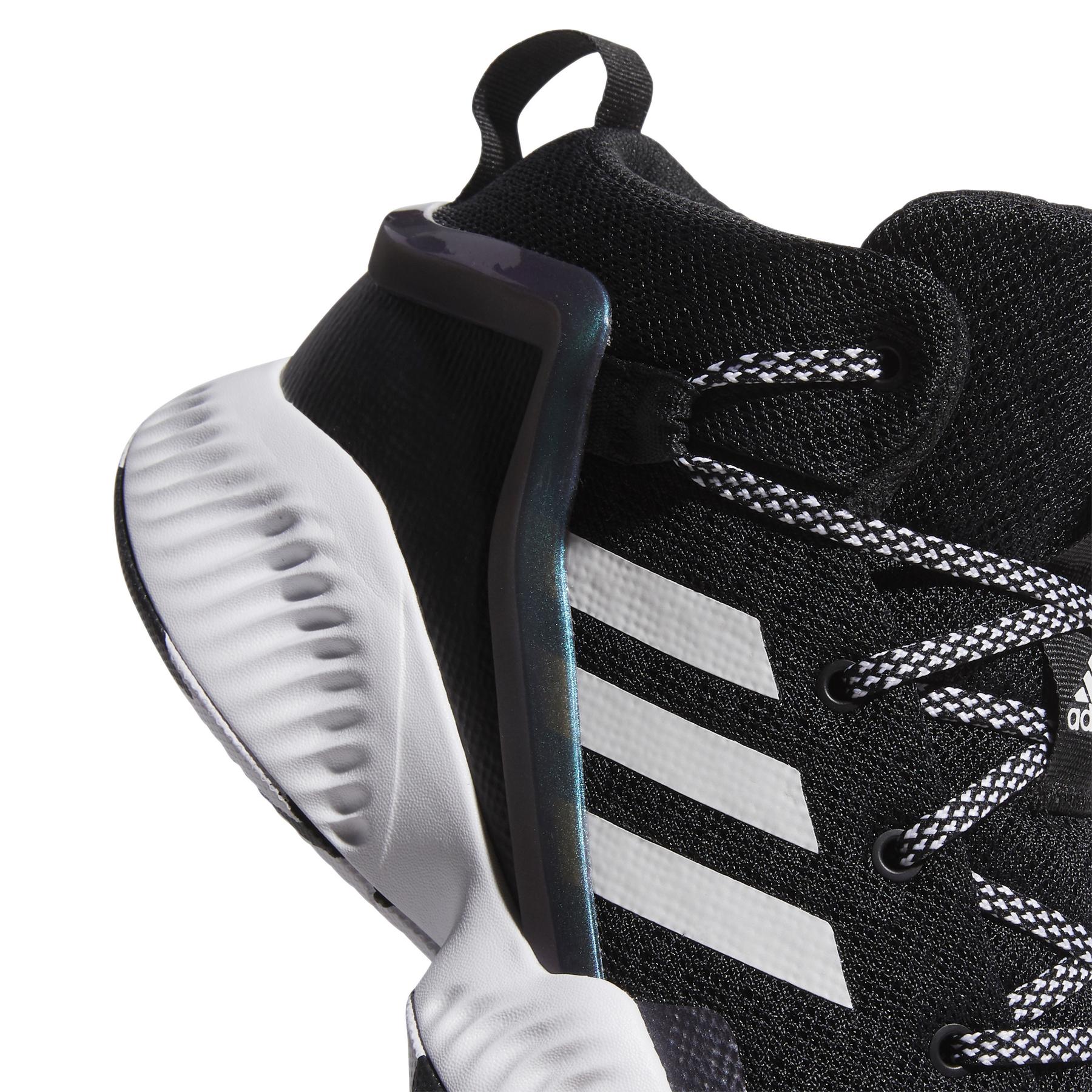 product/a/d/adidas_fz1696_8_footwear_photography_detail_view_1_white_000.jpg