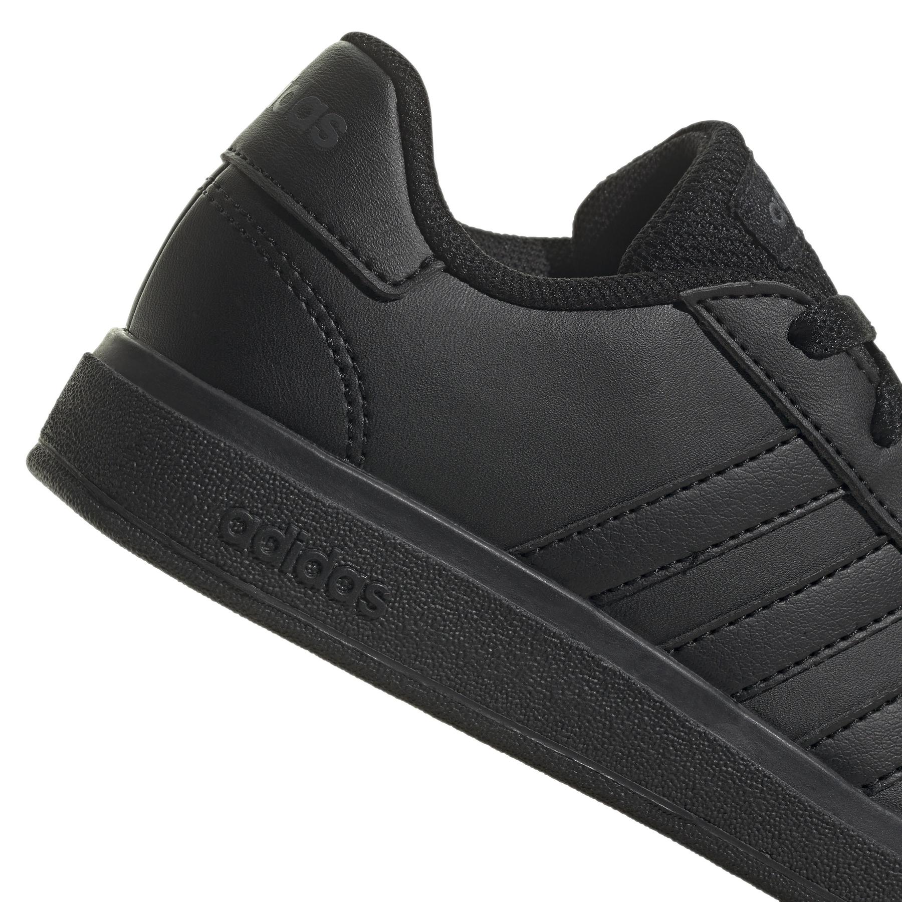 a/d/adidas_fz6159_9_footwear_photography_detail_view_2_white_000.jpg