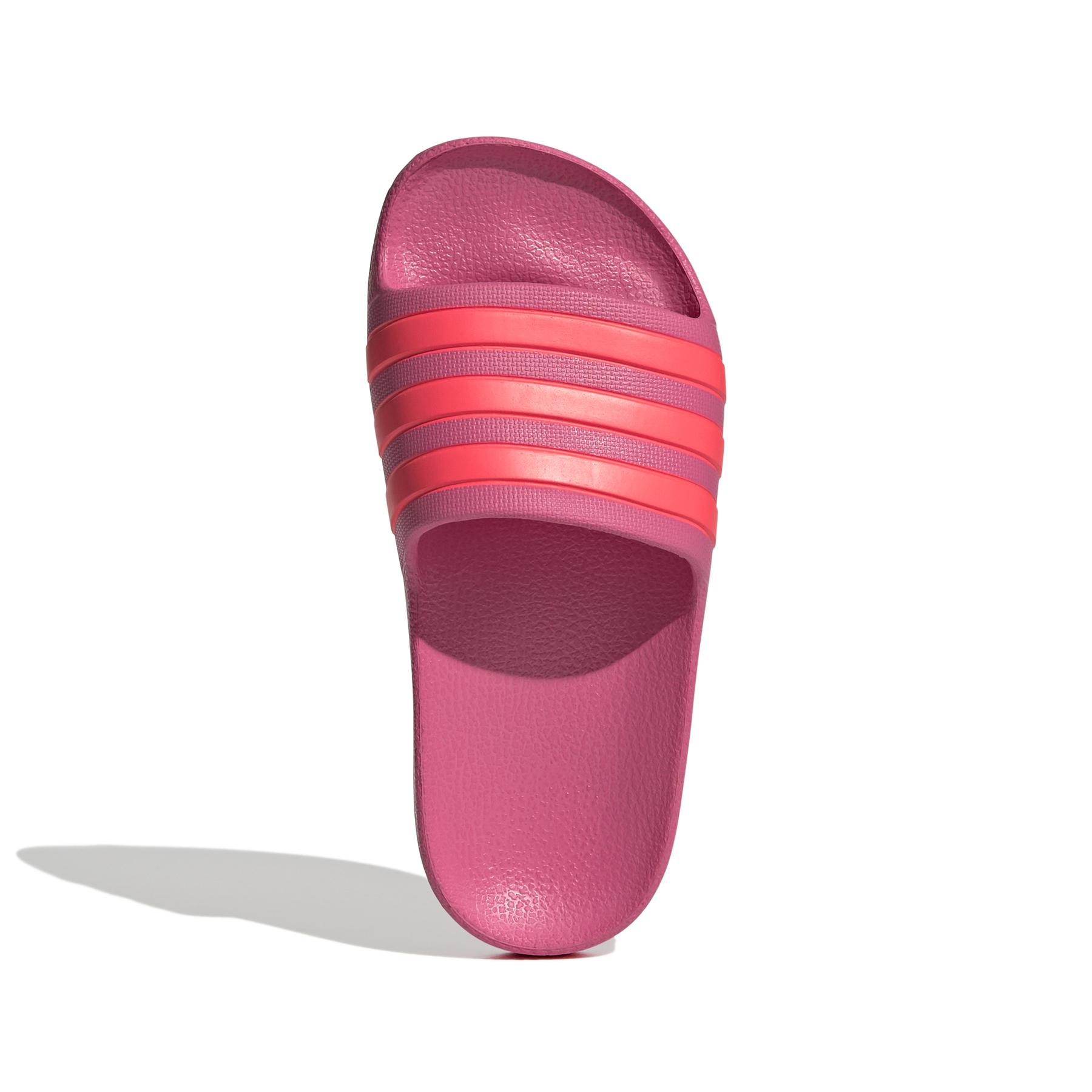 product/a/d/adidas_gv7850_3_footwear_photography_top_portrait_view_white_000.jpg