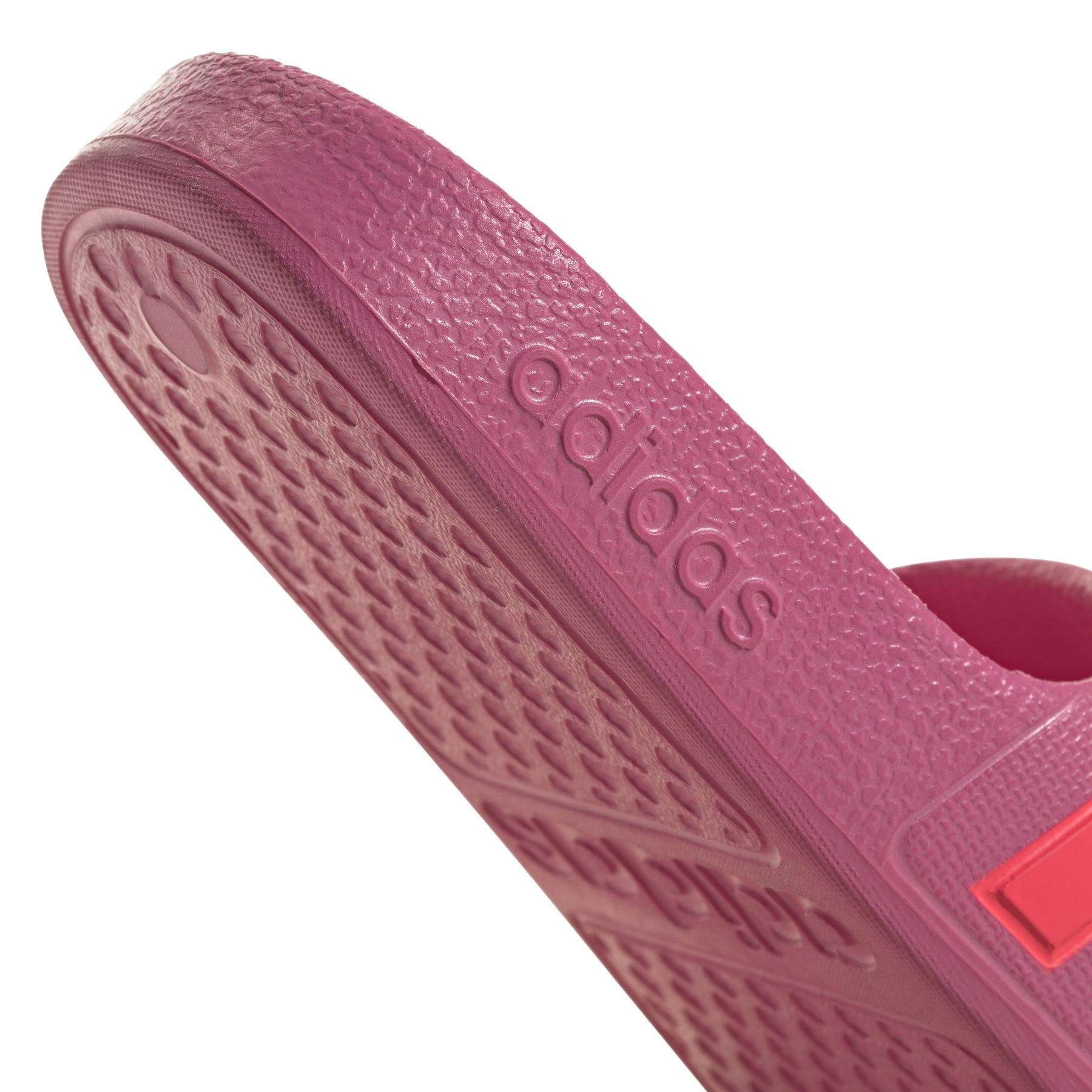 product/a/d/adidas_gv7850_9_footwear_photography_detail_view_2_white_000.jpg