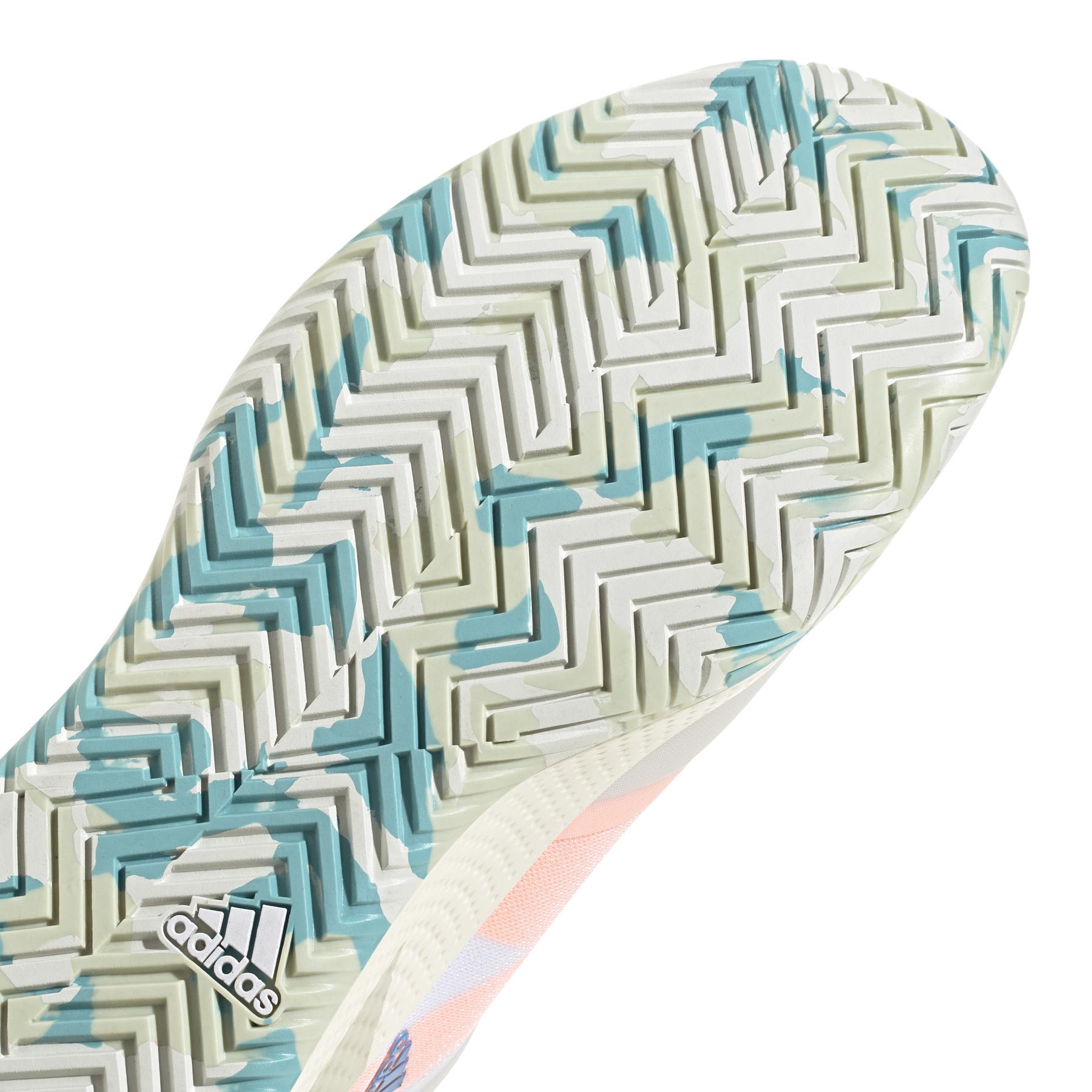 product/a/d/adidas_gv9520_10_footwear_photography_detail_view_3_white.jpg