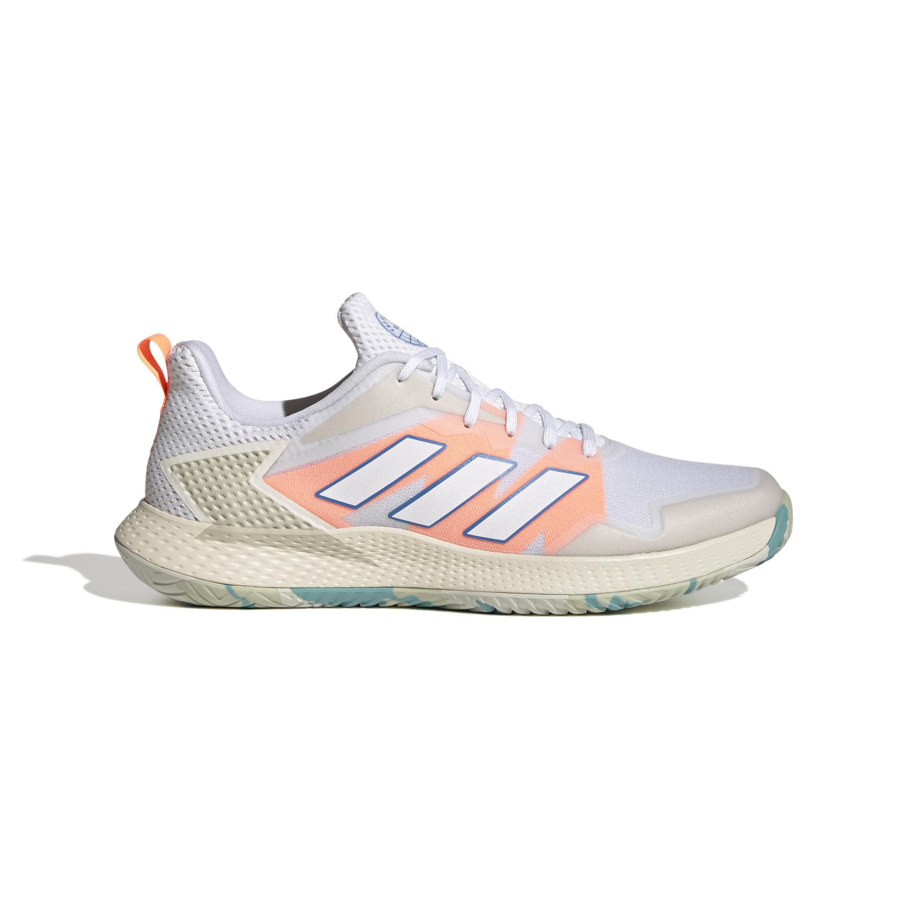 product/a/d/adidas_gv9520_1_footwear_photography_side_lateral_center_view_white_000.jpg