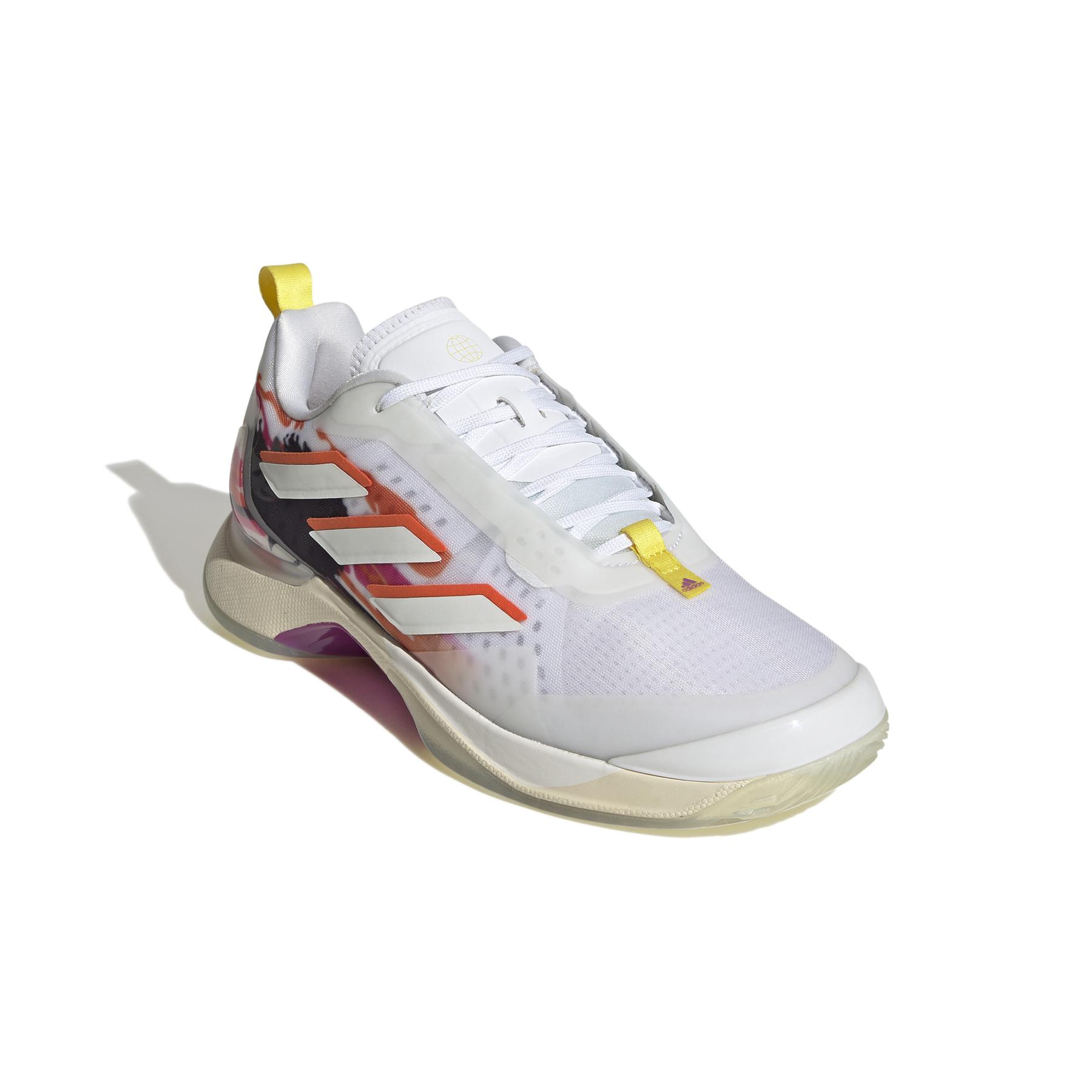 a/d/adidas_gv9616_6_footwear_photography_front_lateral_top_view_white.jpg