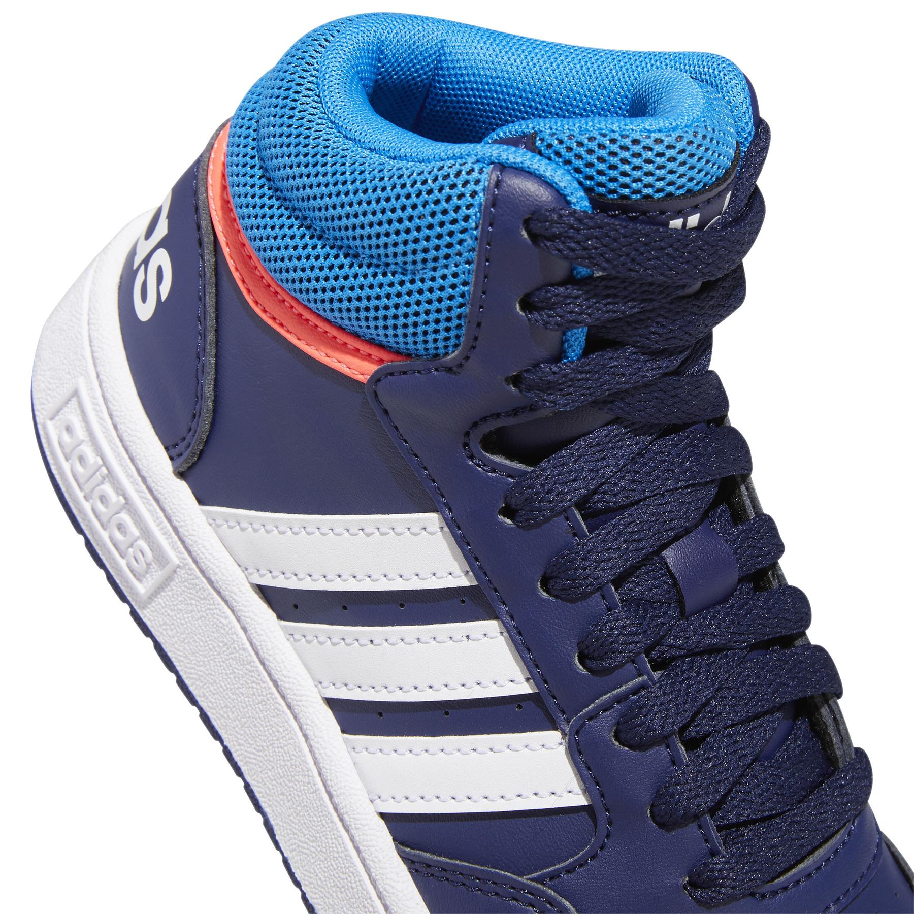 a/d/adidas_gw0400_8_footwear_photography_detail_view_1_white.jpg