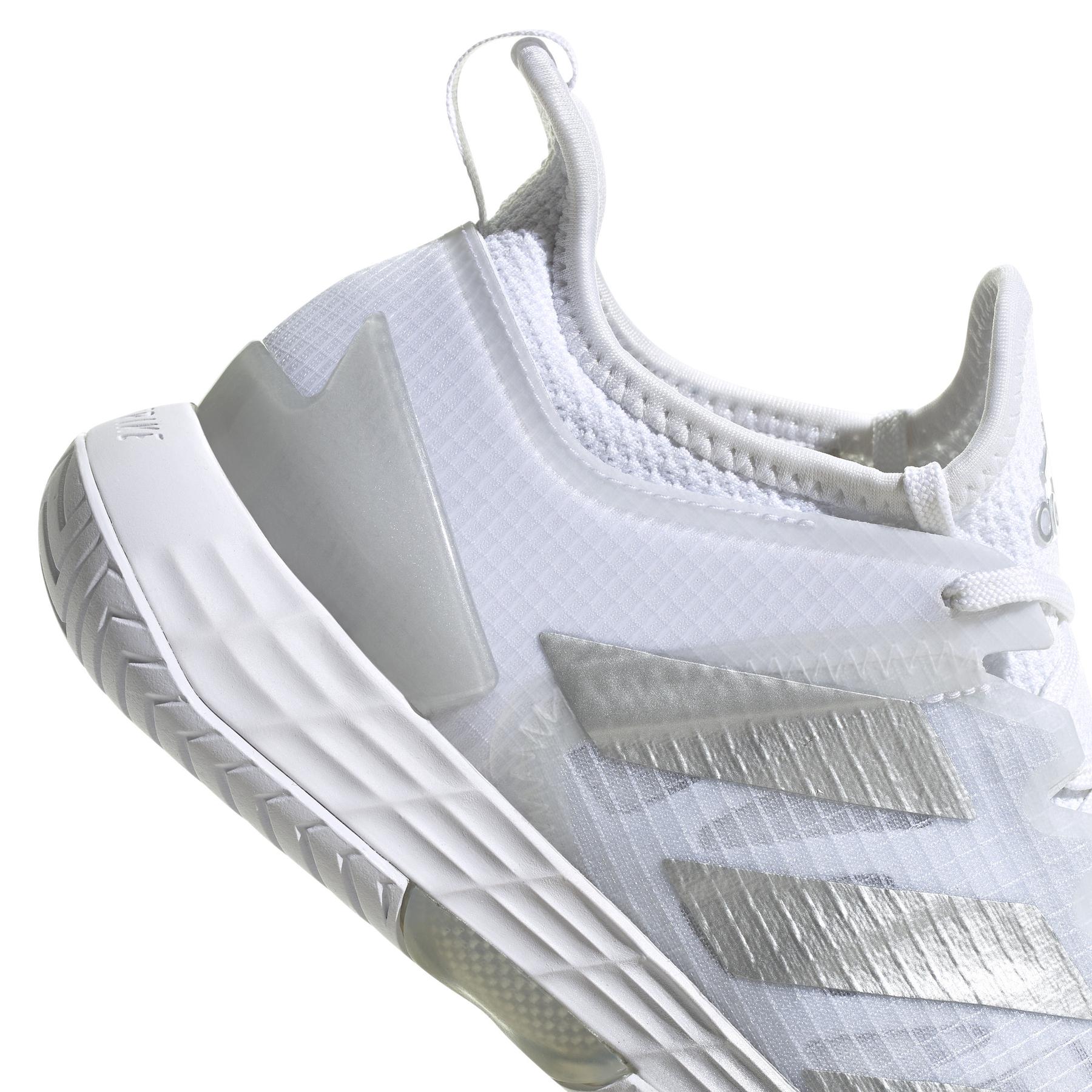 a/d/adidas_gw2513_8_footwear_photography_detail_view_1_white_000.jpg