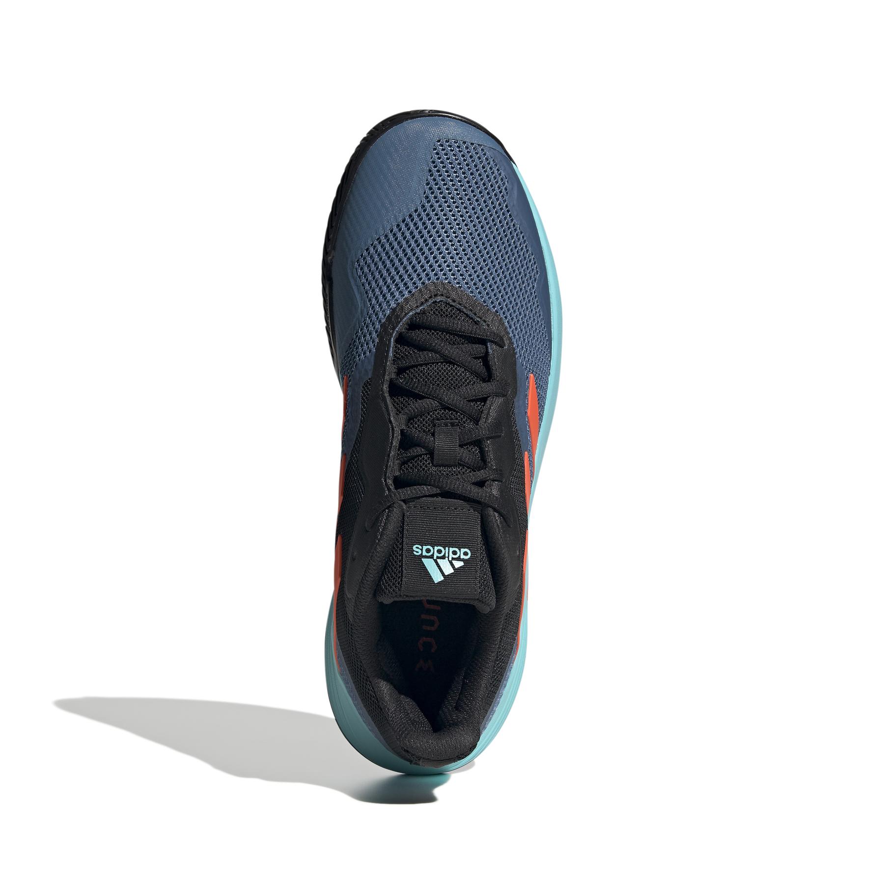 product/a/d/adidas_gw2987_3_footwear_photography_top_portrait_view_white_000.jpg