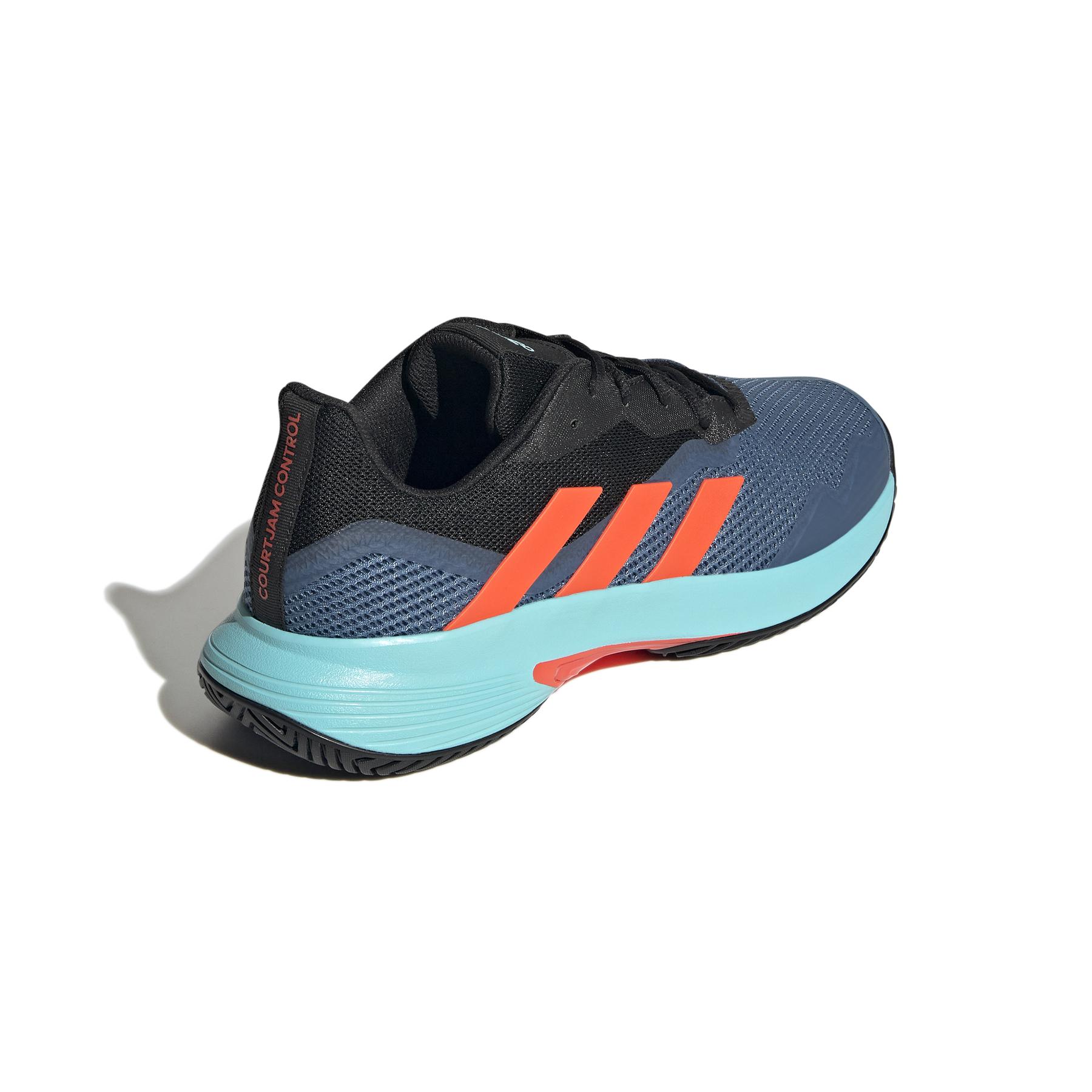 product/a/d/adidas_gw2987_7_footwear_photography_back_lateral_top_view_white_000.jpg