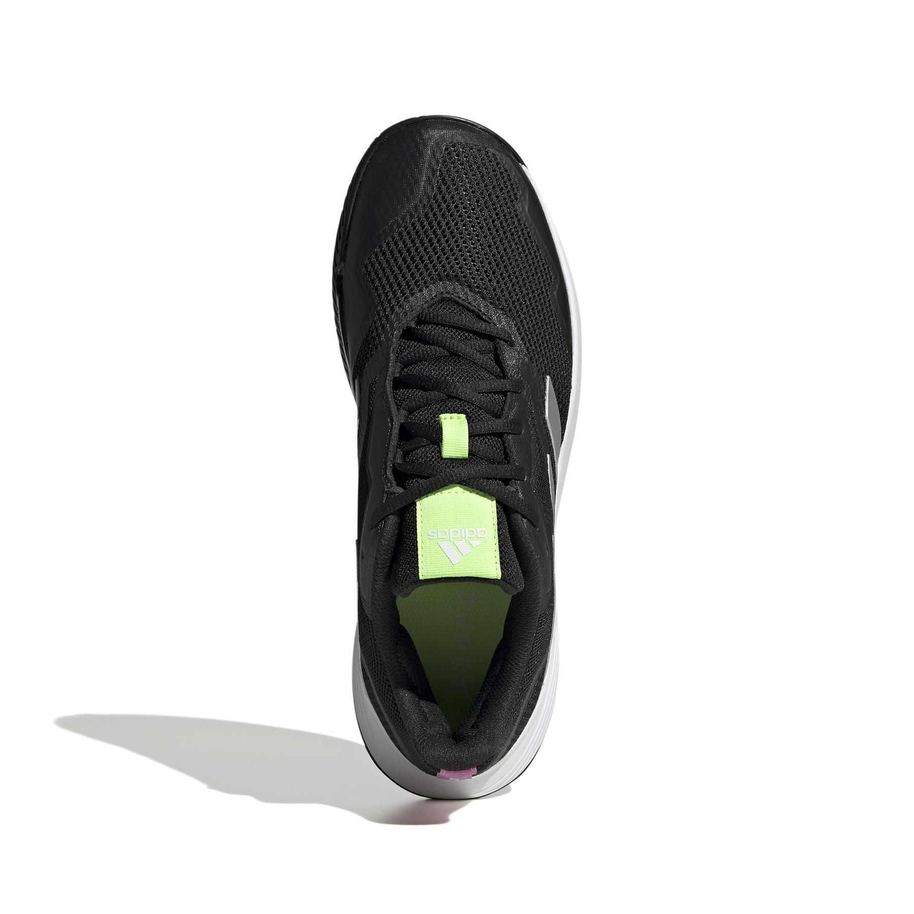 product/a/d/adidas_gw4225_3_footwear_photography_top_portrait_view_white_000.jpg