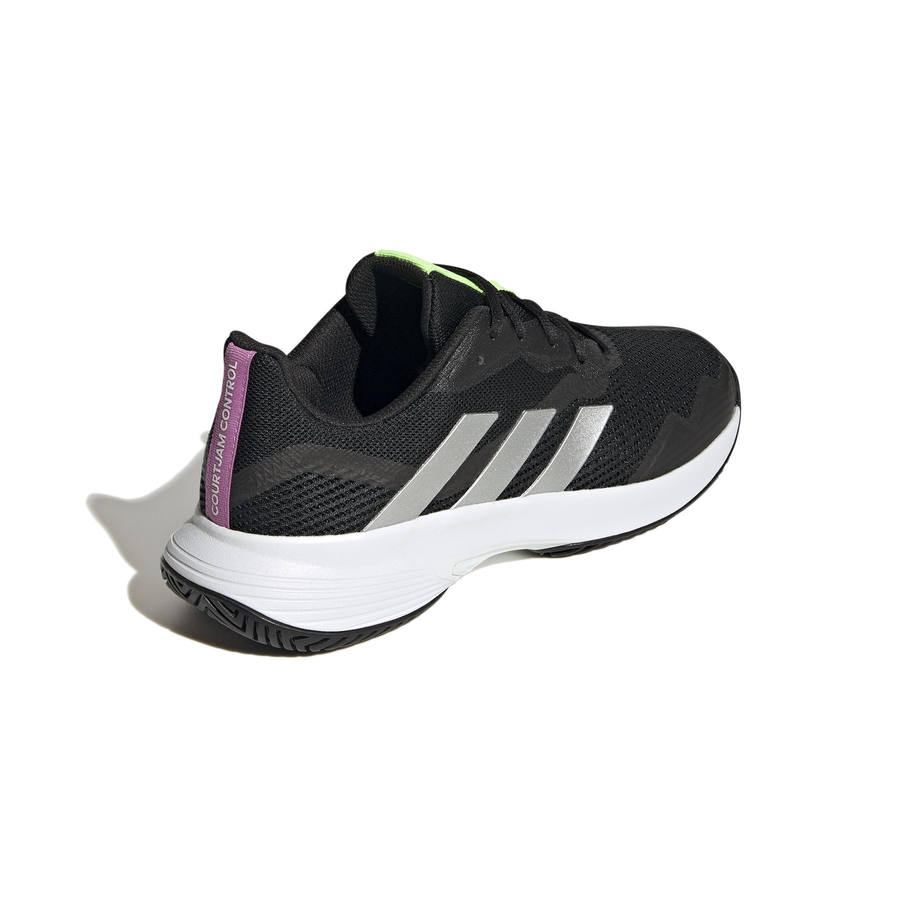 product/a/d/adidas_gw4225_7_footwear_photography_back_lateral_top_view_white_000.jpg