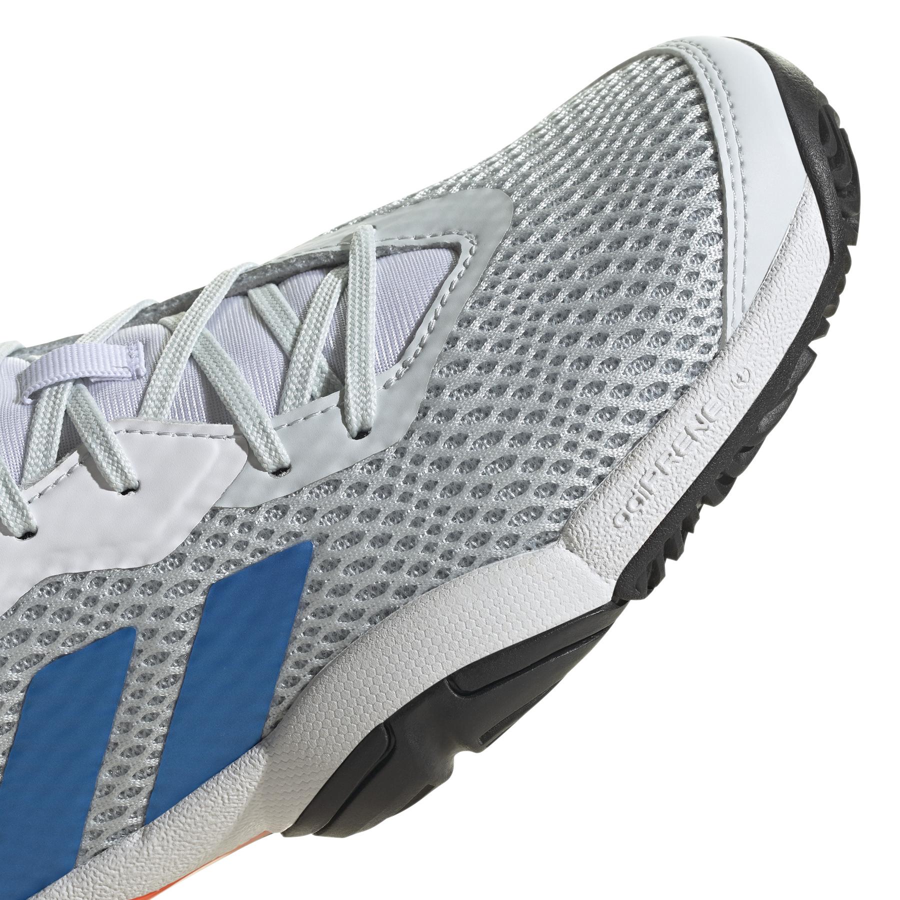 product/a/d/adidas_gw4972_9_footwear_photography_detail_view_2_white-nw040824x.jpg