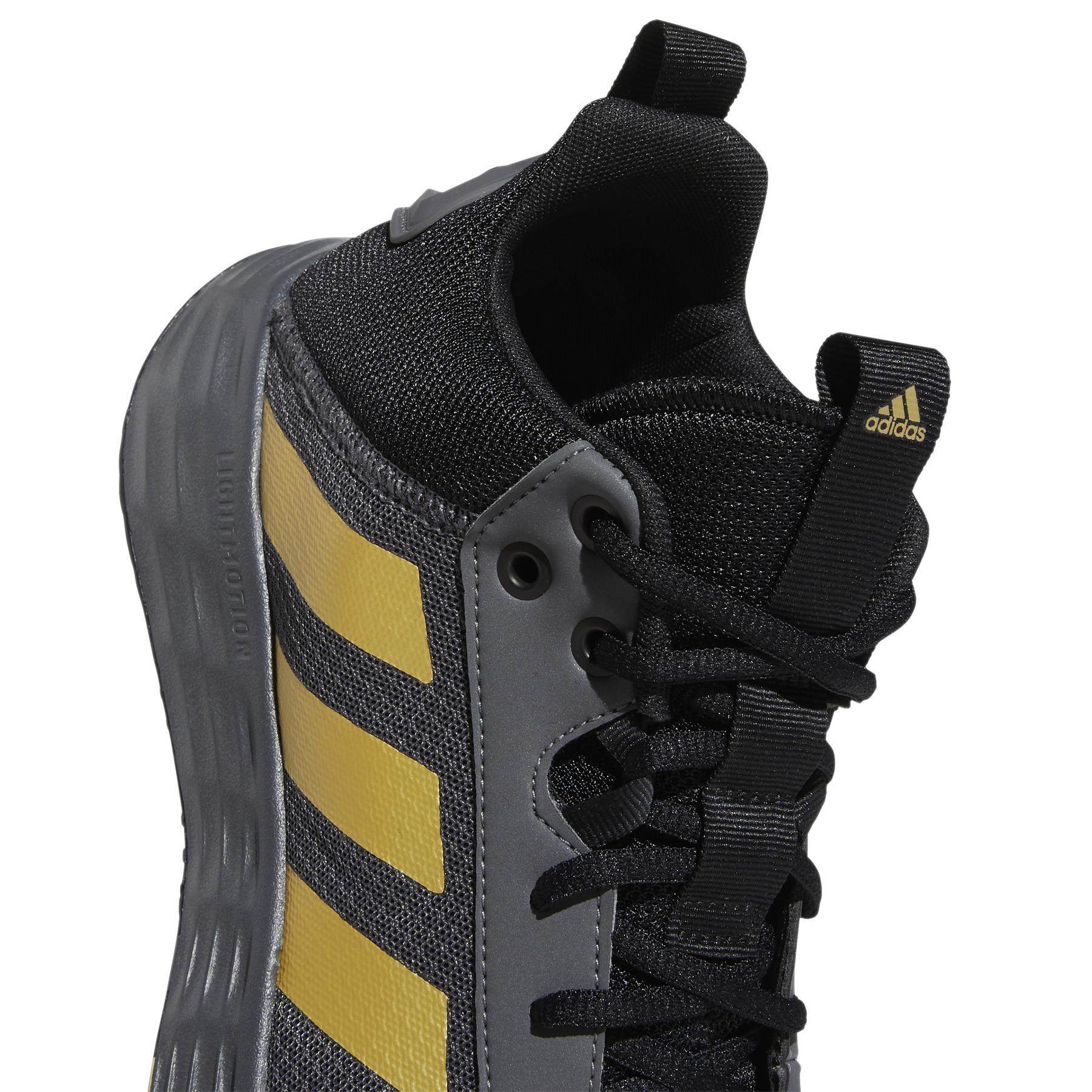 product/a/d/adidas_gw5483_8_footwear_photography_detail_view_1_white_000.jpg