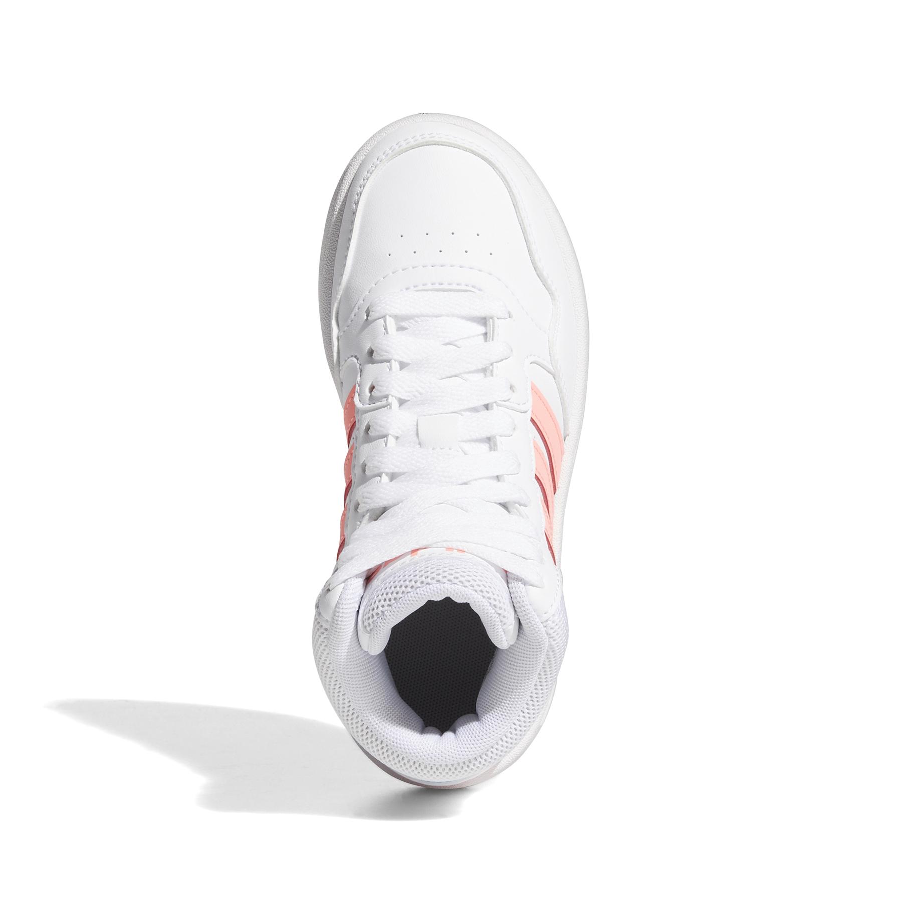 product/a/d/adidas_gw6110_3_footwear_photography_top_portrait_view_white.jpg
