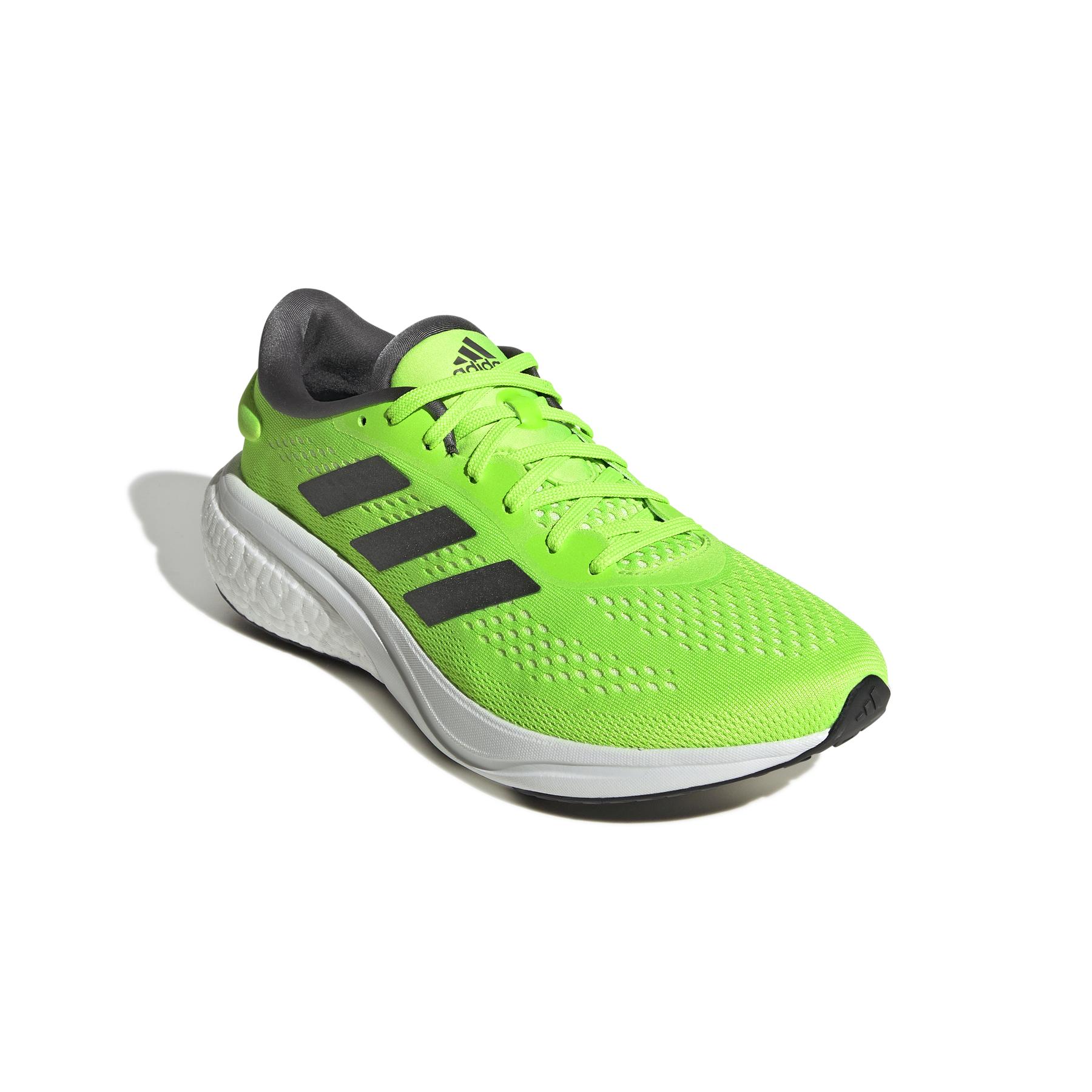 product/a/d/adidas_gw9092_6_footwear_photography_front_lateral_top_view_white_000.jpg