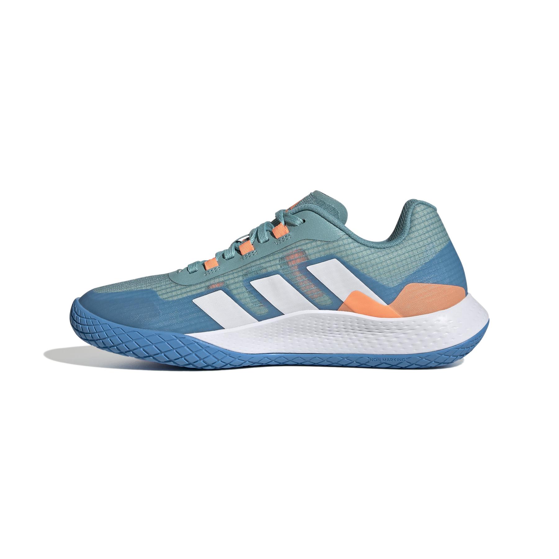product/a/d/adidas_gx1257_5_footwear_photography_side_medial_center_view_white_000.jpg