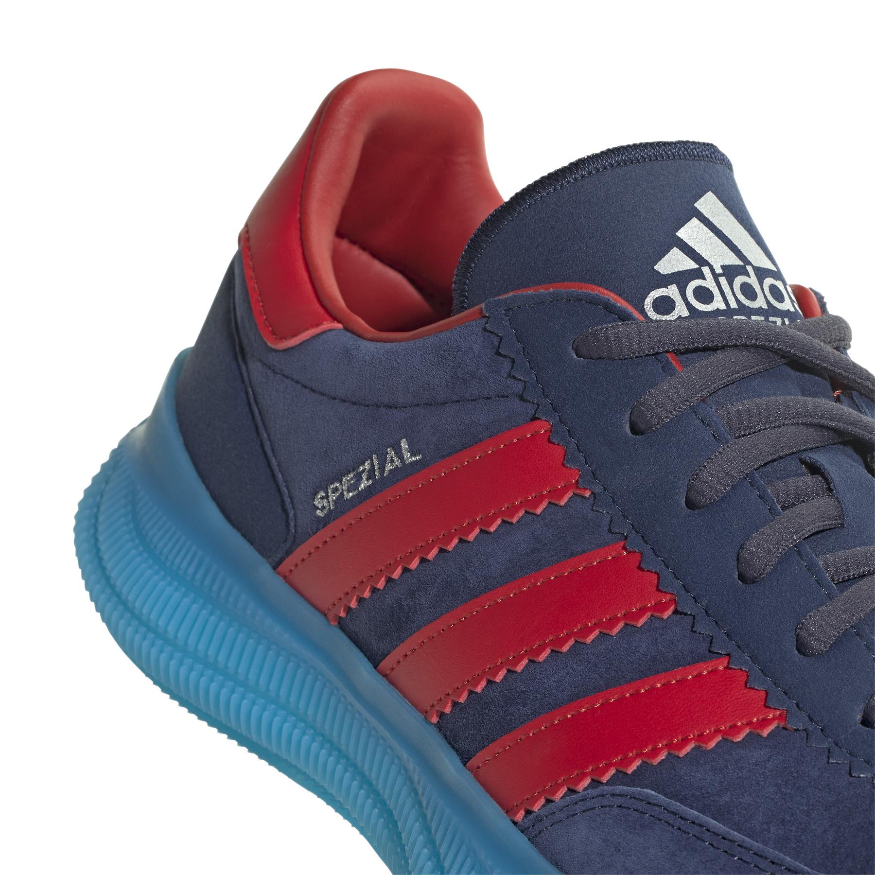 a/d/adidas_gx3767_8_footwear_photography_detail_view_1_white_000.jpg