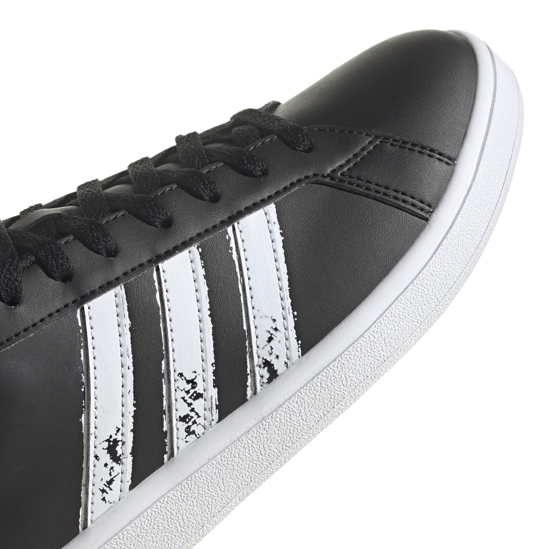 product/a/d/adidas_gx5755_8_footwear_photography_detail_view_1_white.jpg