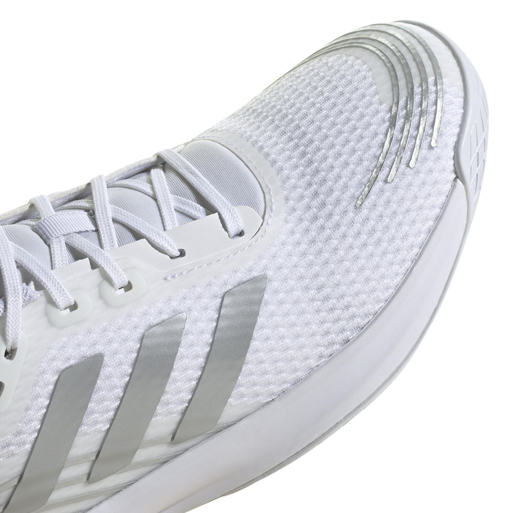 product/a/d/adidas_gx8187_8_footwear_photography_detail_view_1_white_000.jpg