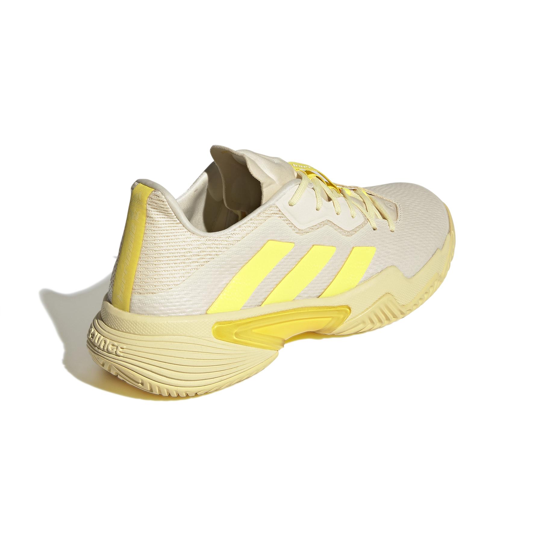 product/a/d/adidas_gy1448_7_footwear_photography_back_lateral_top_view_white_000.jpg