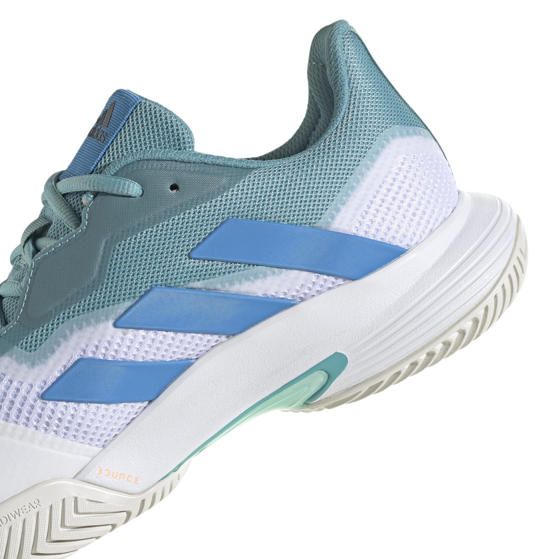 product/a/d/adidas_gy4002_9_footwear_photography_detail_view_2_white_000.jpg