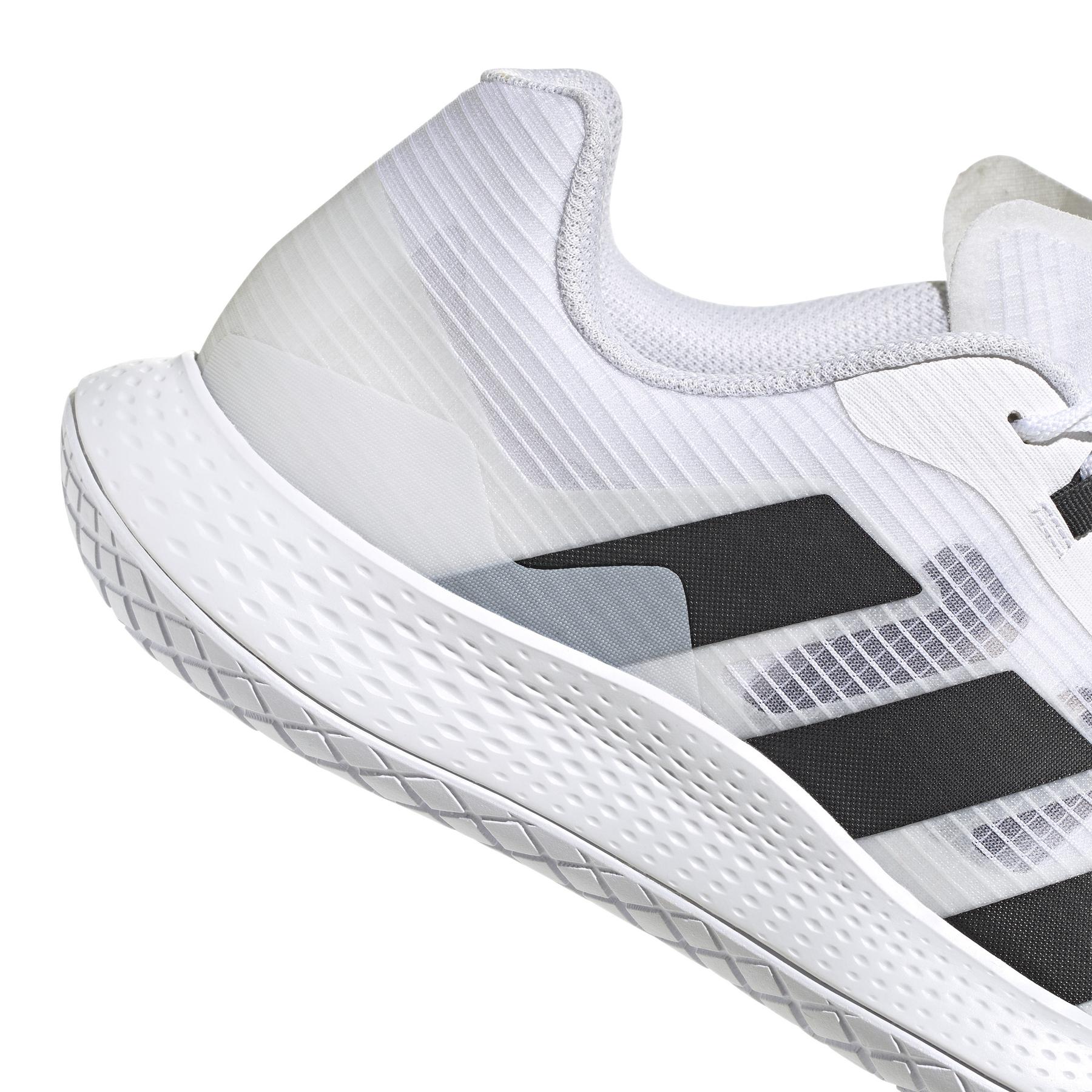 product/a/d/adidas_gy9279_8_footwear_photography_detail_view_1_white_000.jpg